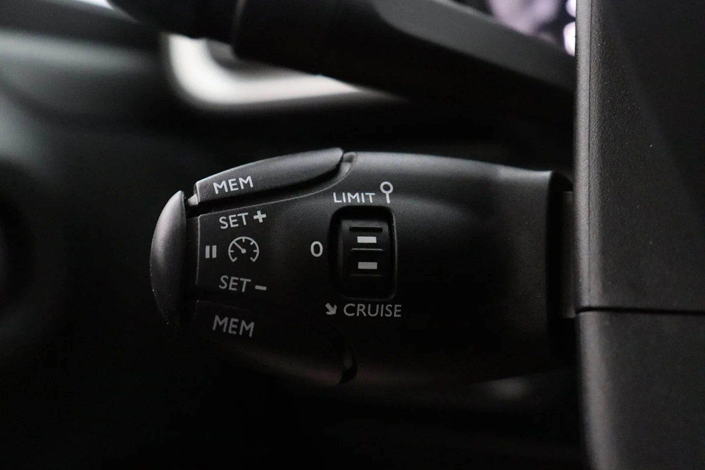 Car Image - 1THzRpAftzVN0XVkCdroby