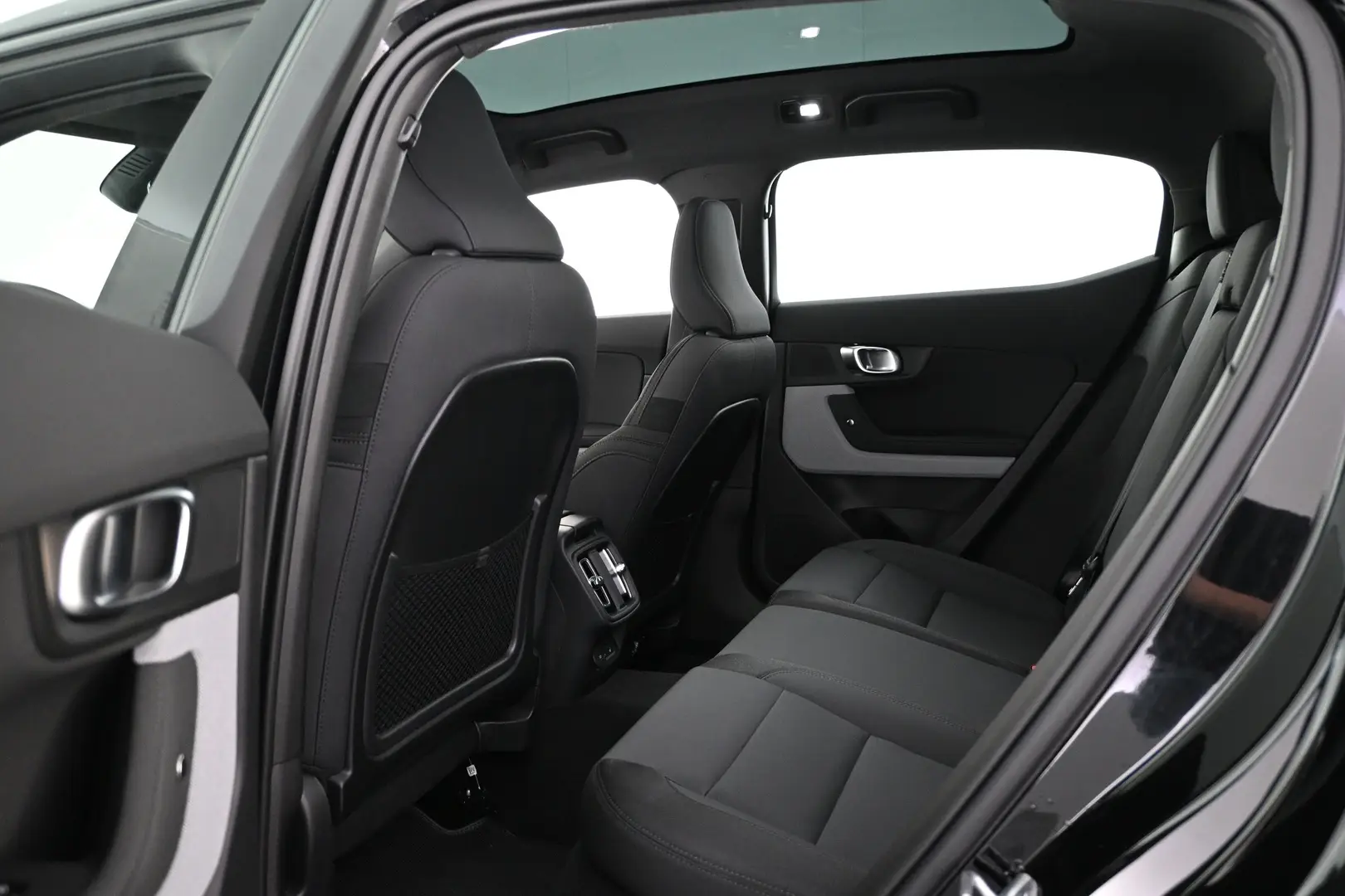 Car Image - 1aJ5UANVnX1uNafFYg8Muz