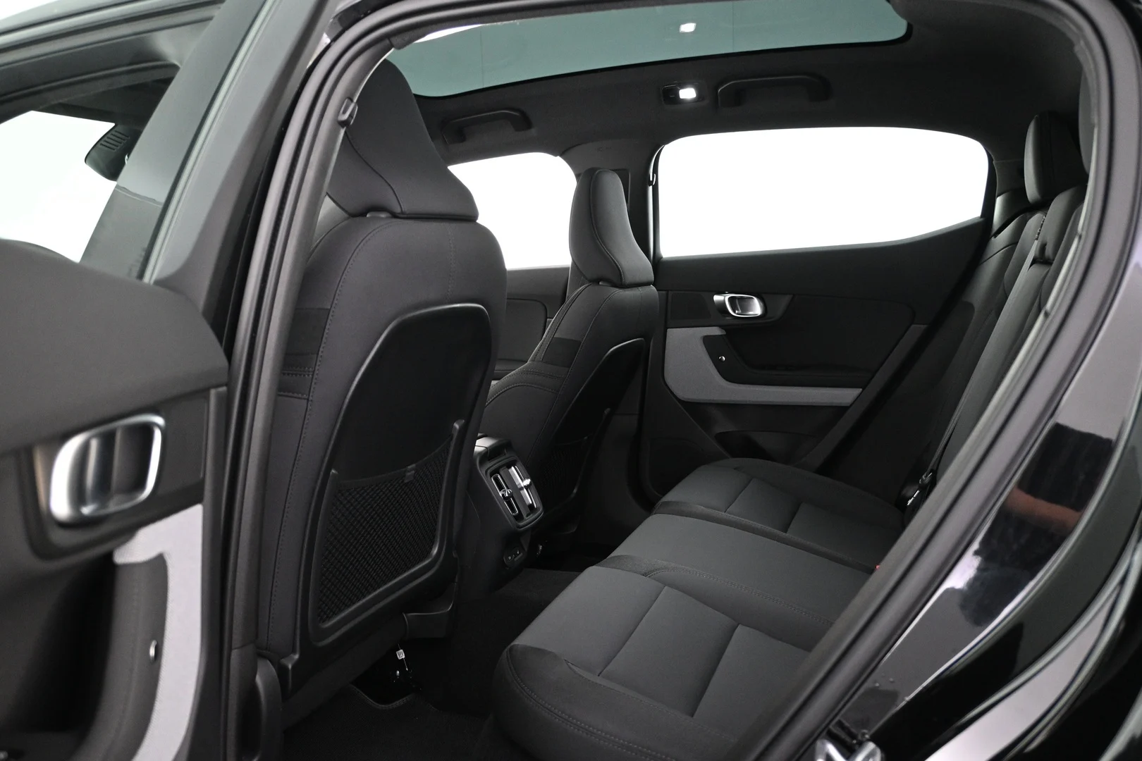Car Image - 1aJ5UANVnX1uNafFYg8Muz
