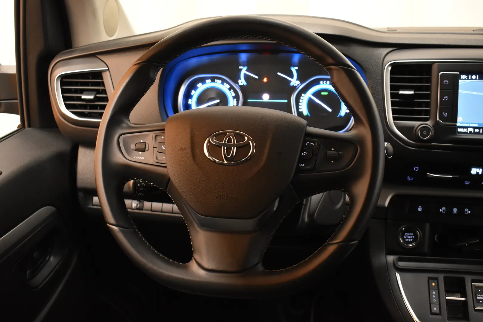 Car Image - 6HnNqyu5J5Dz7bgOiF0ZzJ