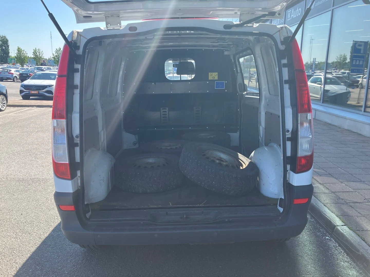 Car Image - 4v71sctTQztaYJNwJ0zI1o