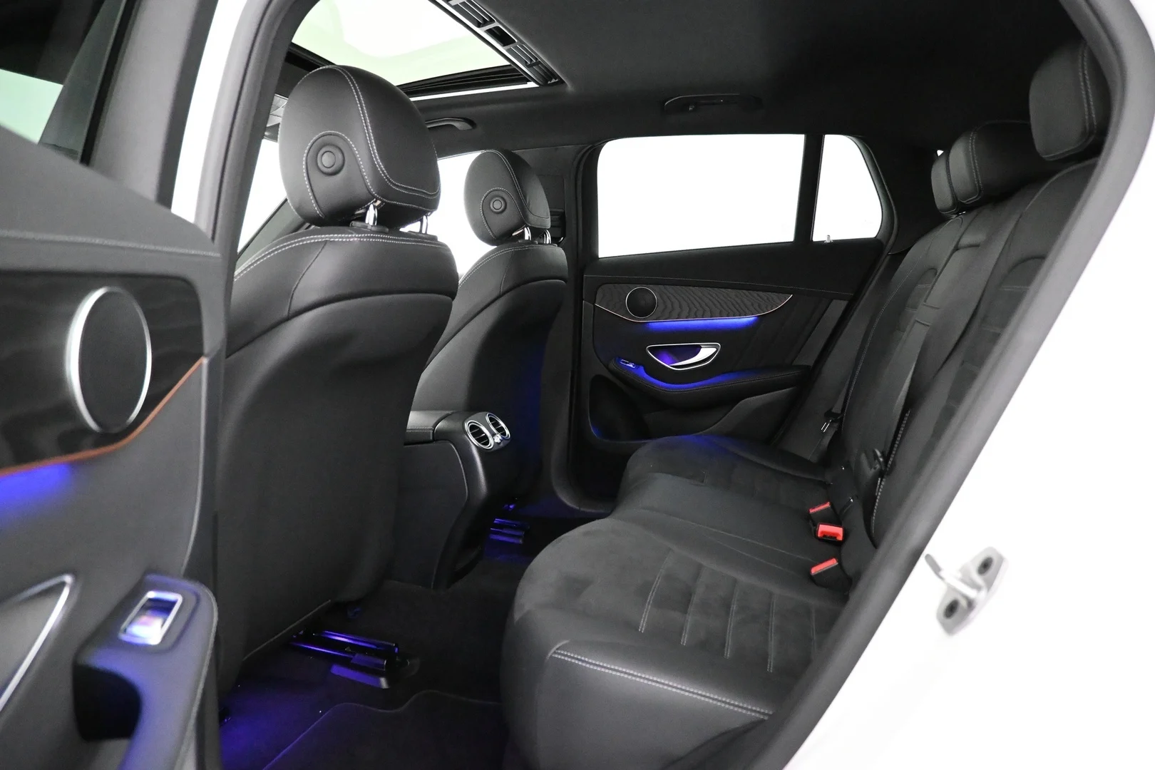 Car Image - 6KAvBR1XlNgi2BhxEoPodj