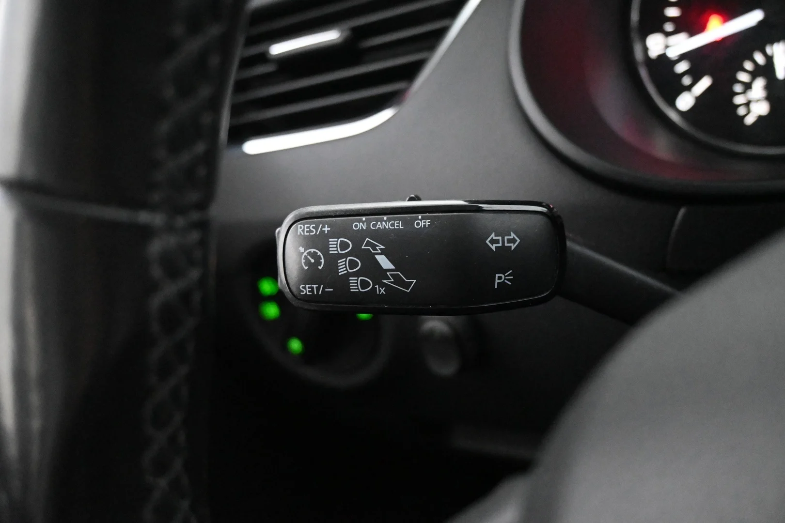 Car Image - ydANVvr6cM0lLGo5aFt07