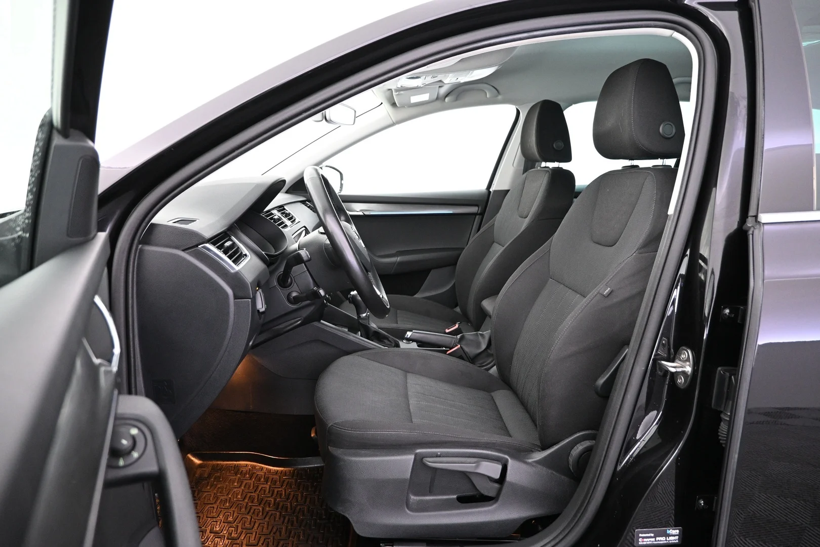 Car Image - 676NlTsuJw5zMGHgXHCWrV