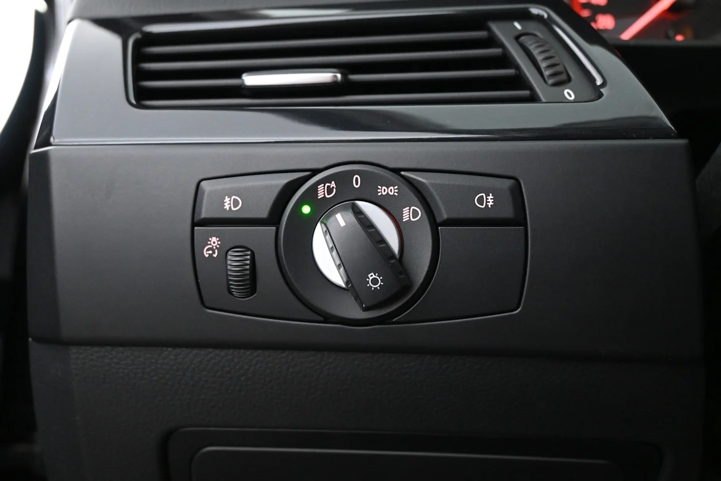 Car Image - mZjI4K01CfPavlRWmPKFT