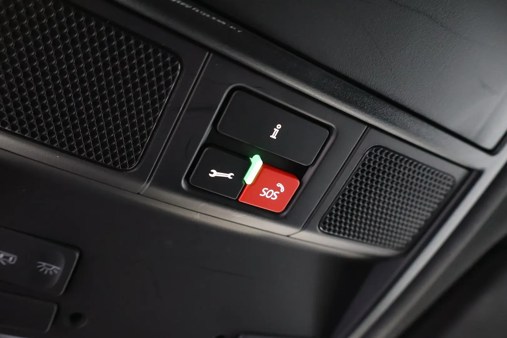 Car Image - 2IDL9CaAIrZQ7dg9oBM20G