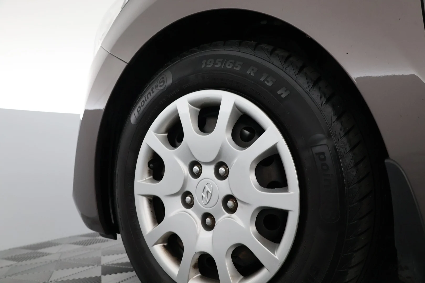 Car Image - WR7ELX1K6sT6RzAi3GPb2