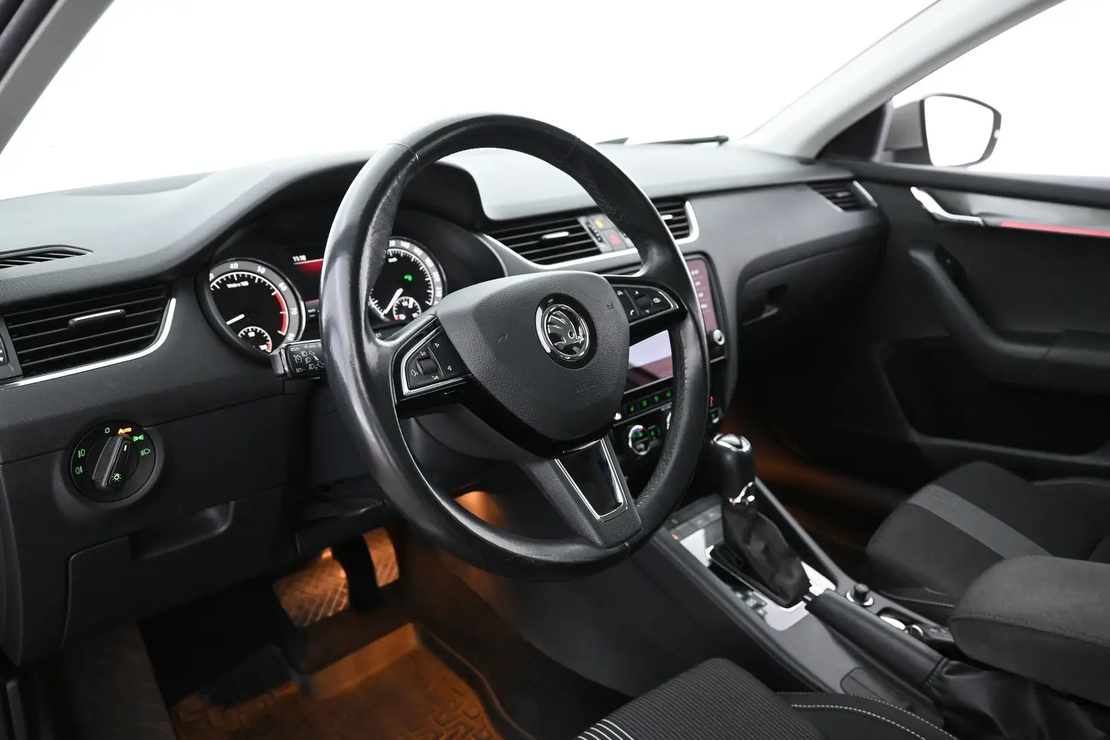 Car Image - 3ANJ5cLLxBcb9rQ5gM4xqF