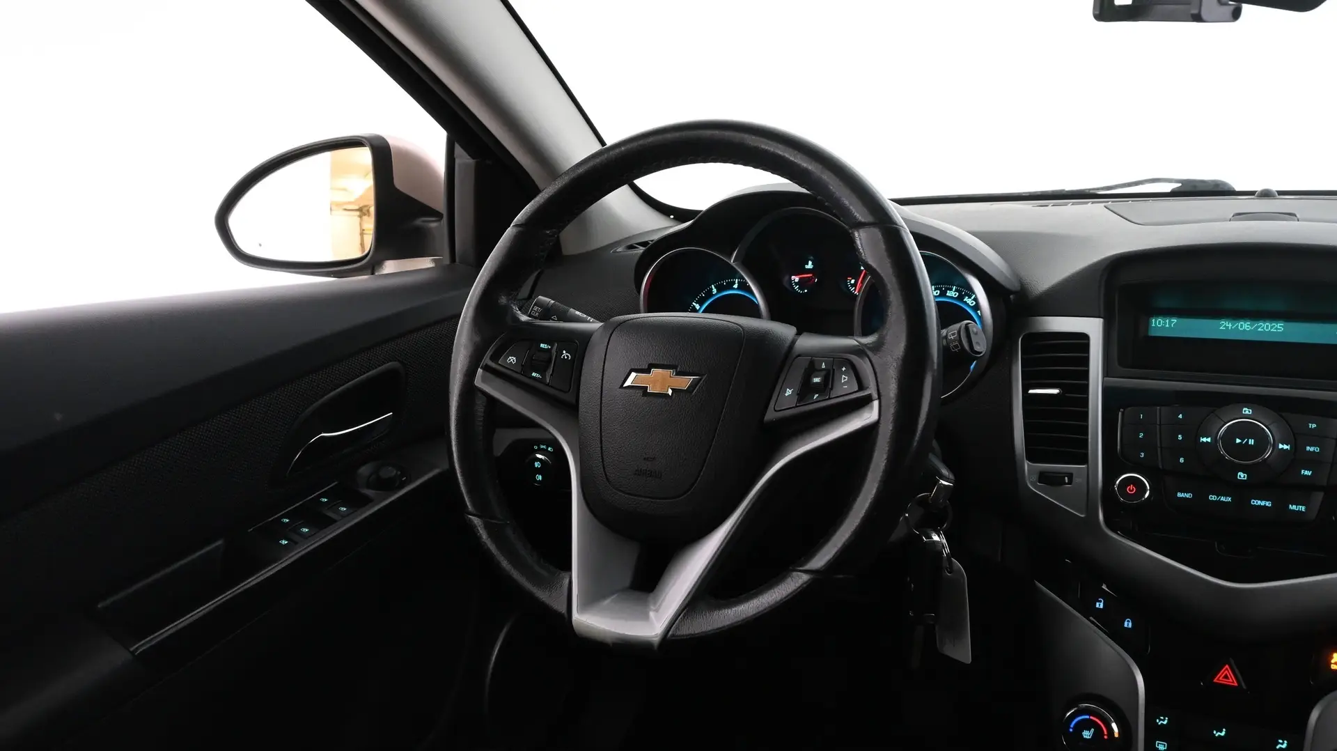Car Image - 4PI8z8T8bC3XAYFVll6urv