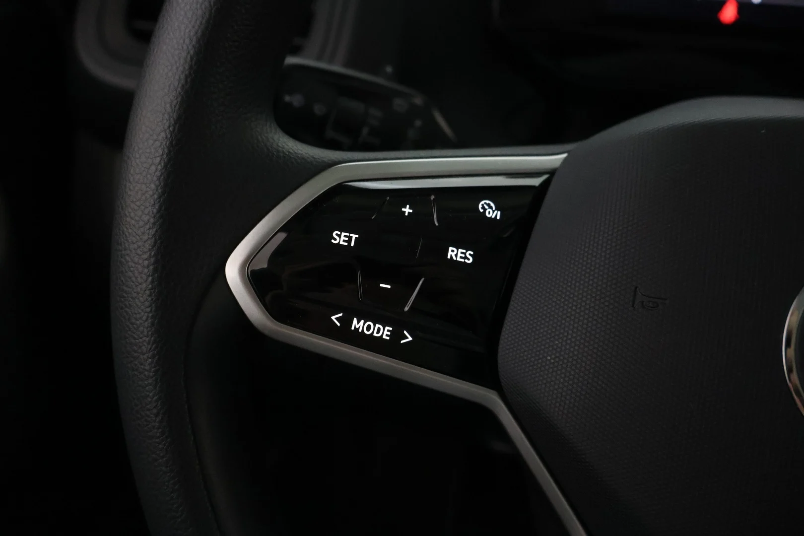 Car Image - 2fNLIad3J9Qbe16VFuJ0Ol