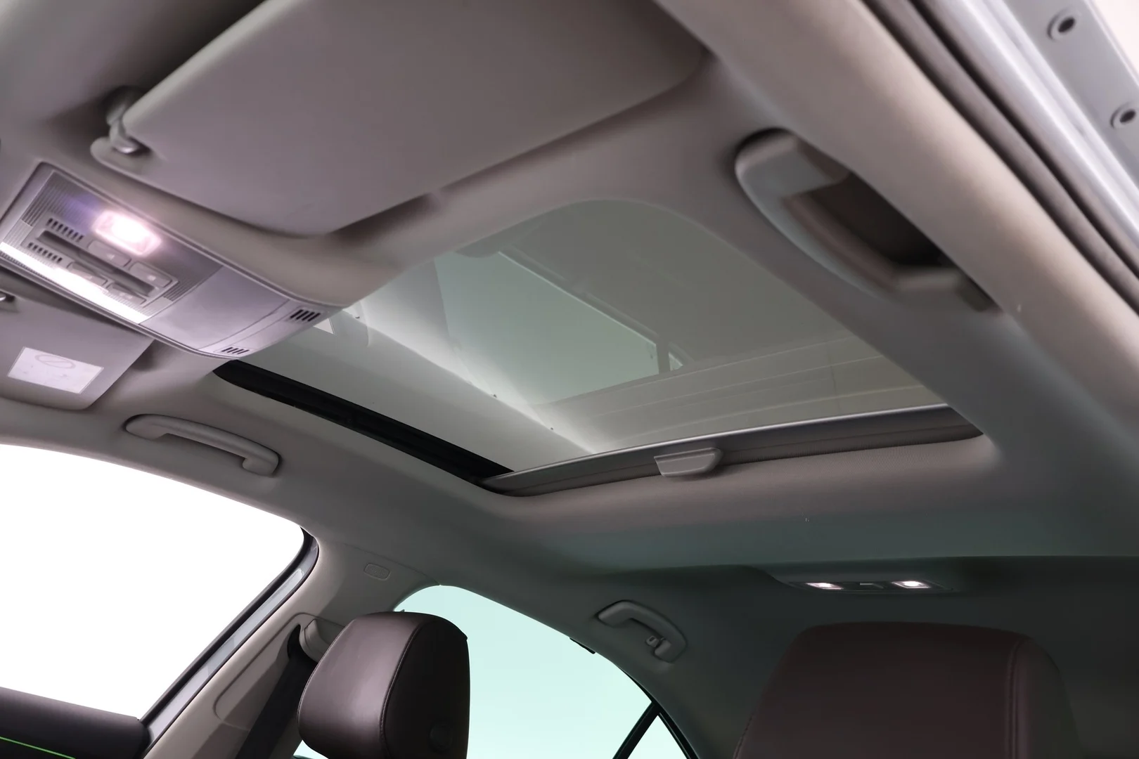 Car Image - 7i1J7vyGF02N9qBxZwgzNO