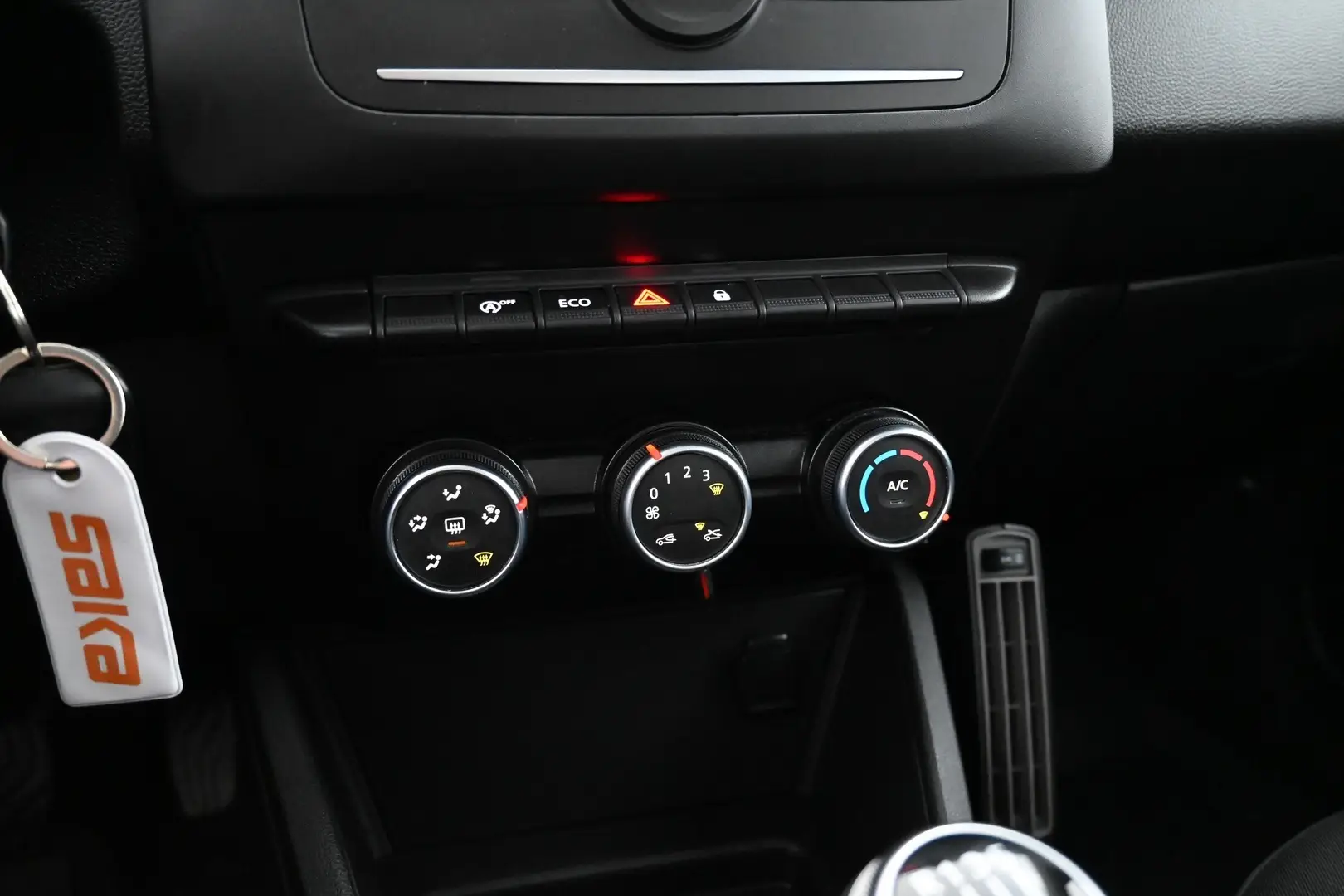 Car Image - y0TZEeYgrUFKzZ4q22zw6