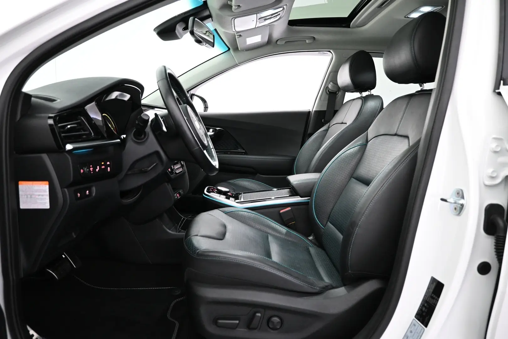 Car Image - G4OTj8Vm0Gp5cUnDqLHo1