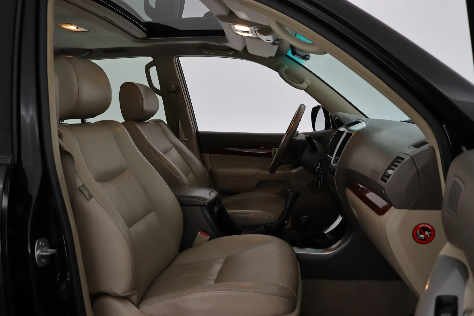 Car Image - 5HzLD7cjxS936uxRRQZl2M
