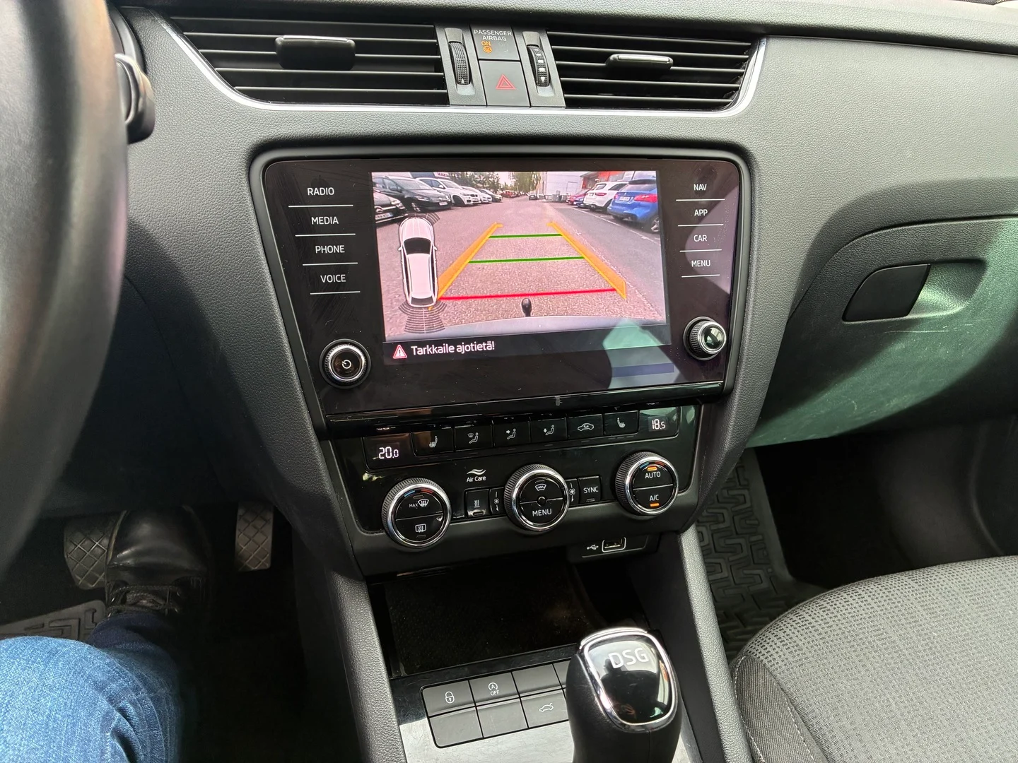 Car Image - B5zI5KecmQypzbQFRITum