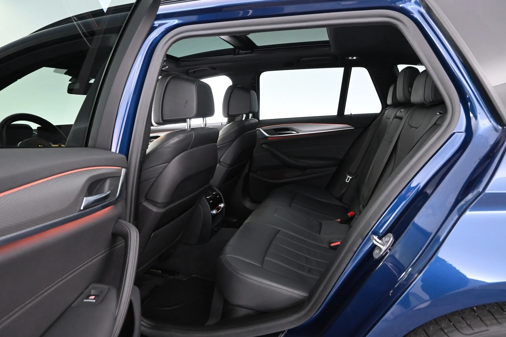 Car Image - an2voZWe11tosbg275H3u