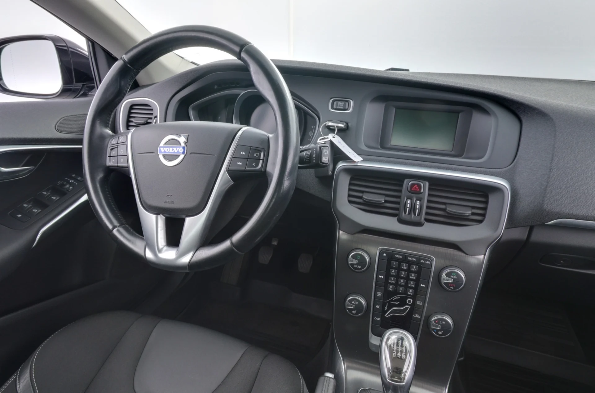 Car Image - 2RhRX8fcorvE8tGZ6p9d6b