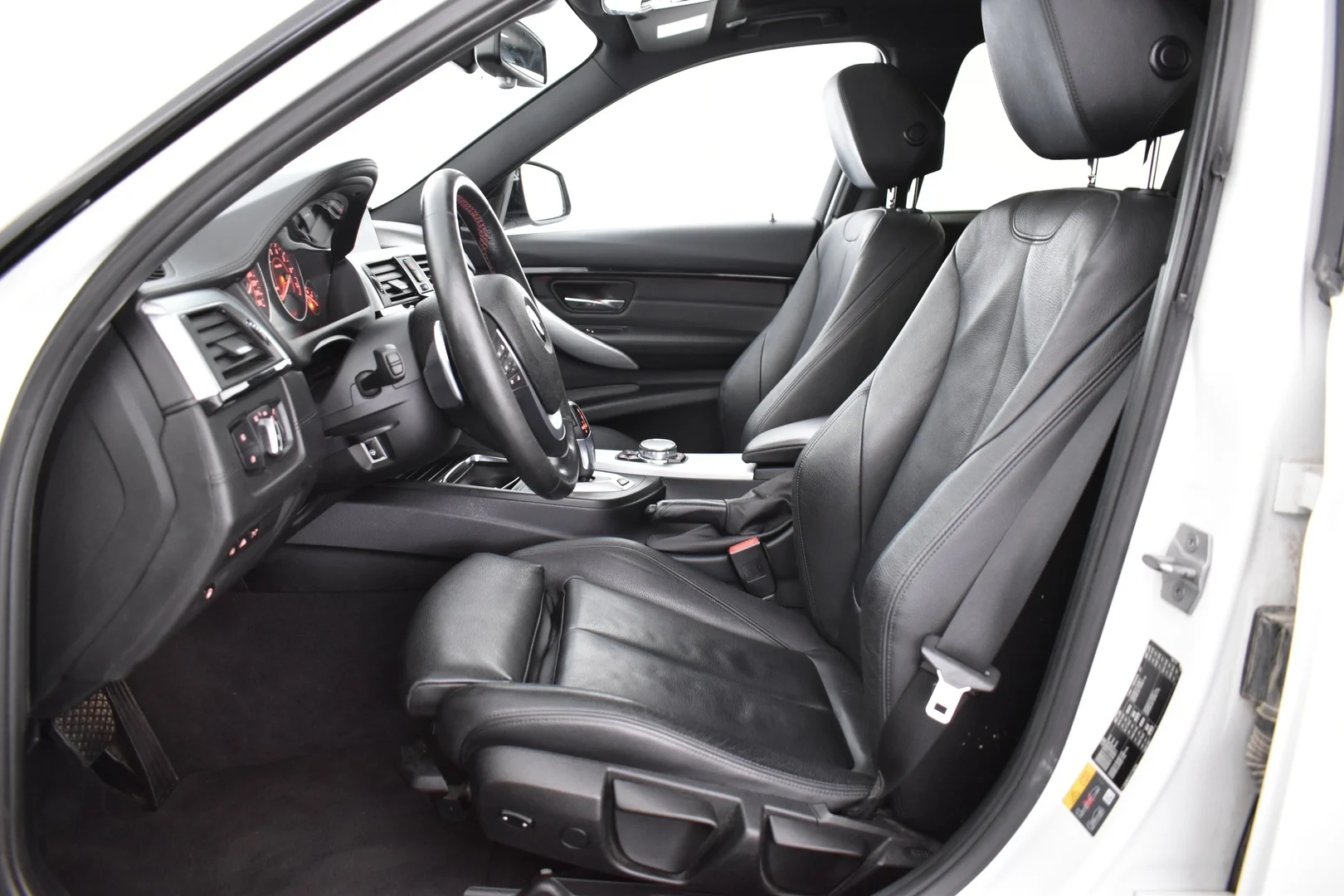Car Image - 5TT6QbM6mIShtSFeP7IjMS