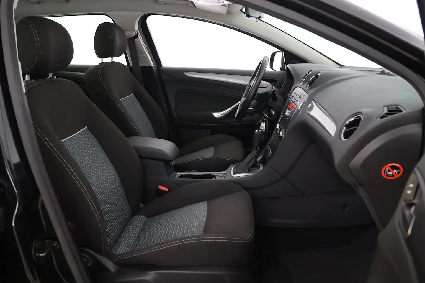 Car Image - 24VKPiODhkLtoeWiYH7Nxh