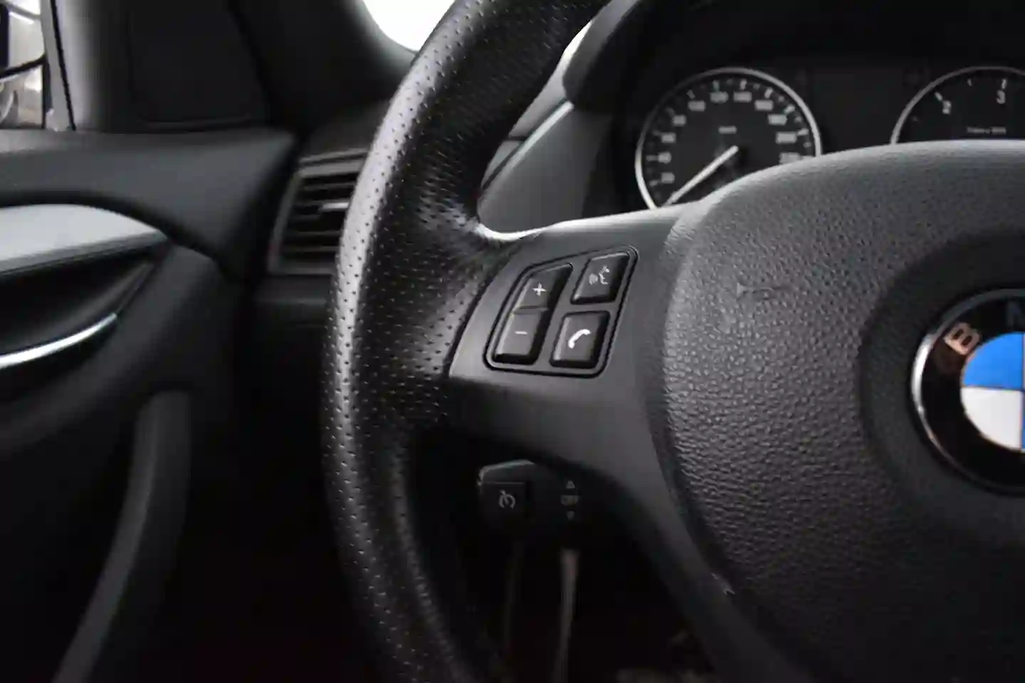 Car Image - 4nBsqiNdIBJt220qY41Tkh