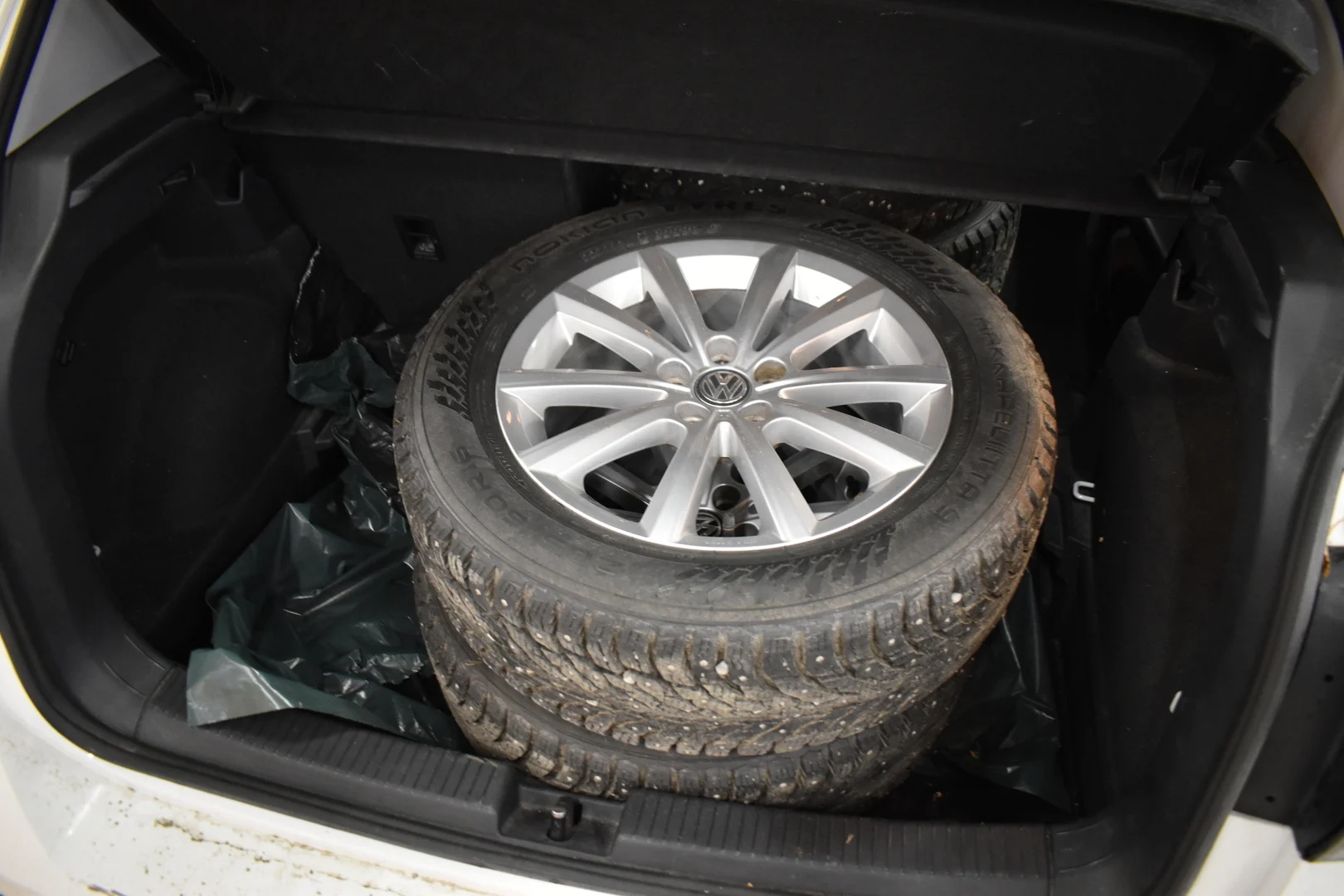 Car Image - 5hLyAVMFRtvioCapFvCM0L