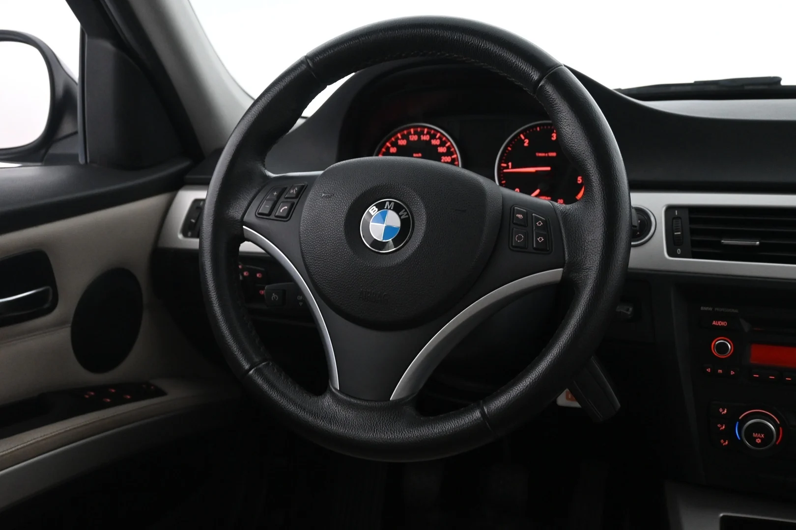 Car Image - 3UEfoYdWyOURCXt7jAP3DU