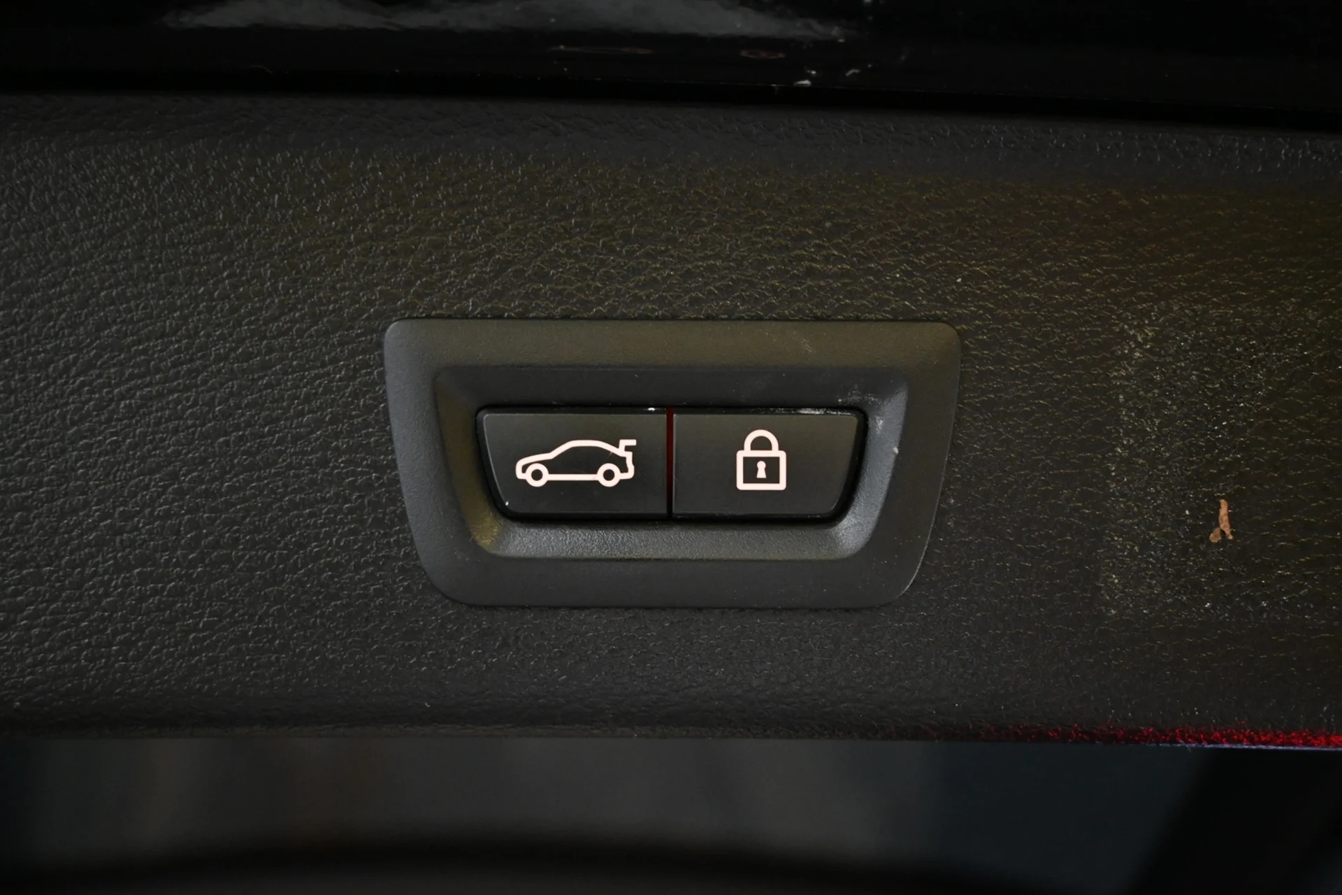 Car Image - b4XYh5lutptVZL0xpKLvK