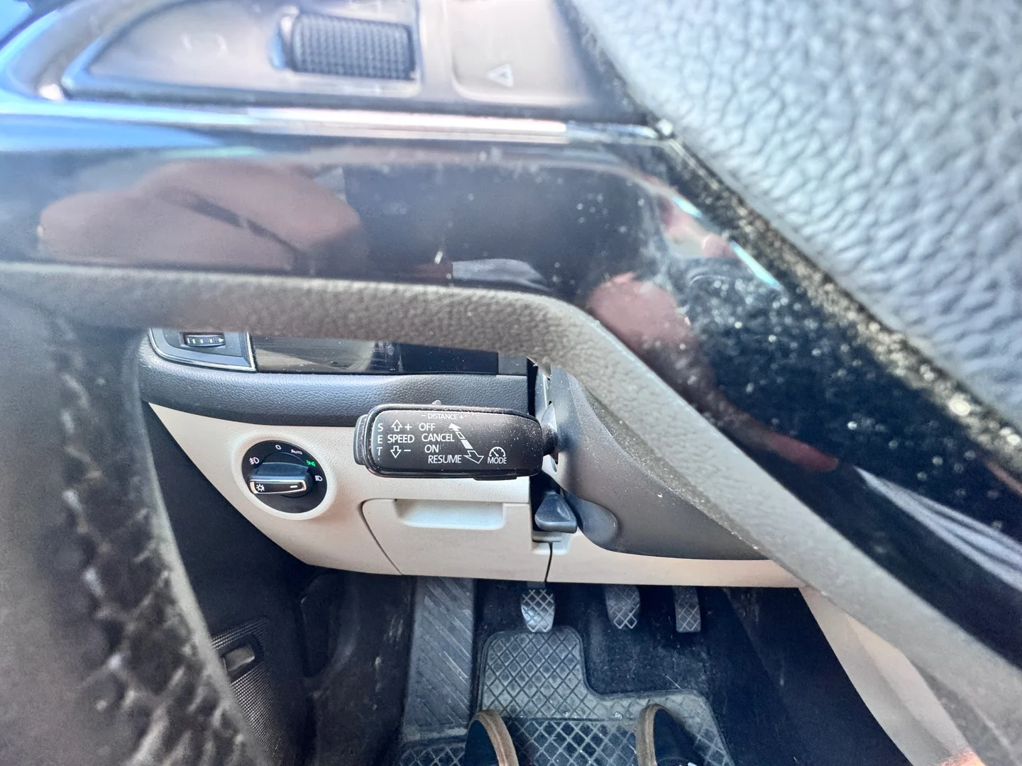 Car Image - 2lx2U9gZPkzSpSVUhiGk57