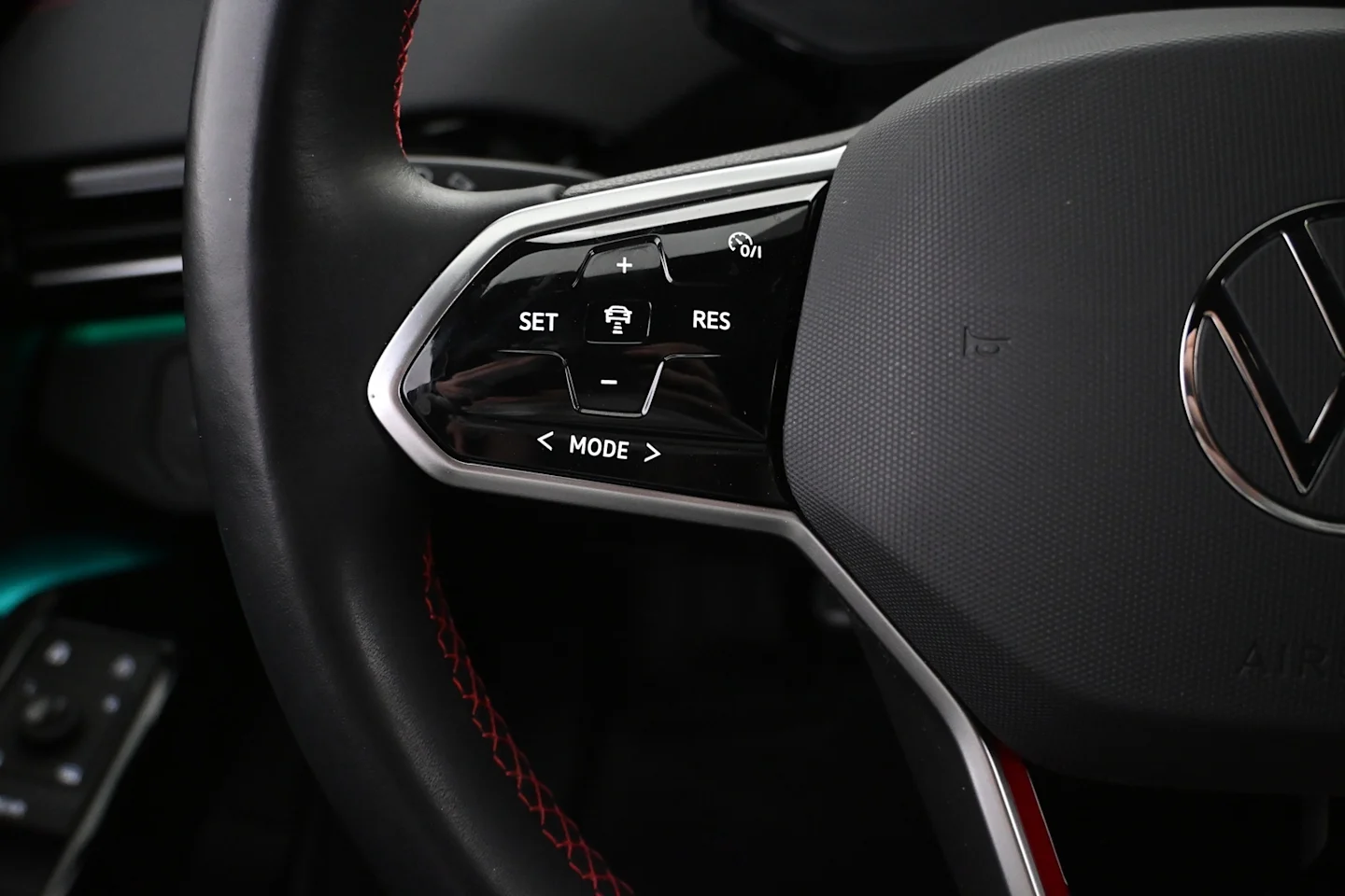 Car Image - 6QL8slahK0DDufe0LC897v