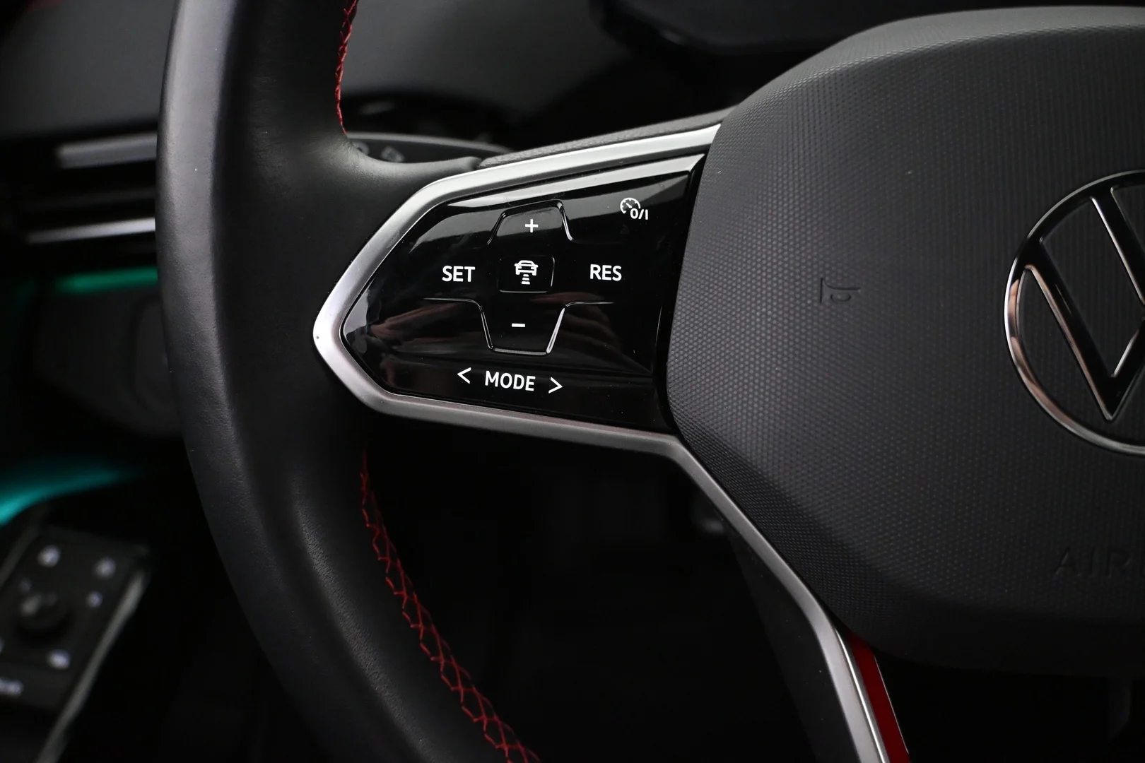 Car Image - 6QL8slahK0DDufe0LC897v