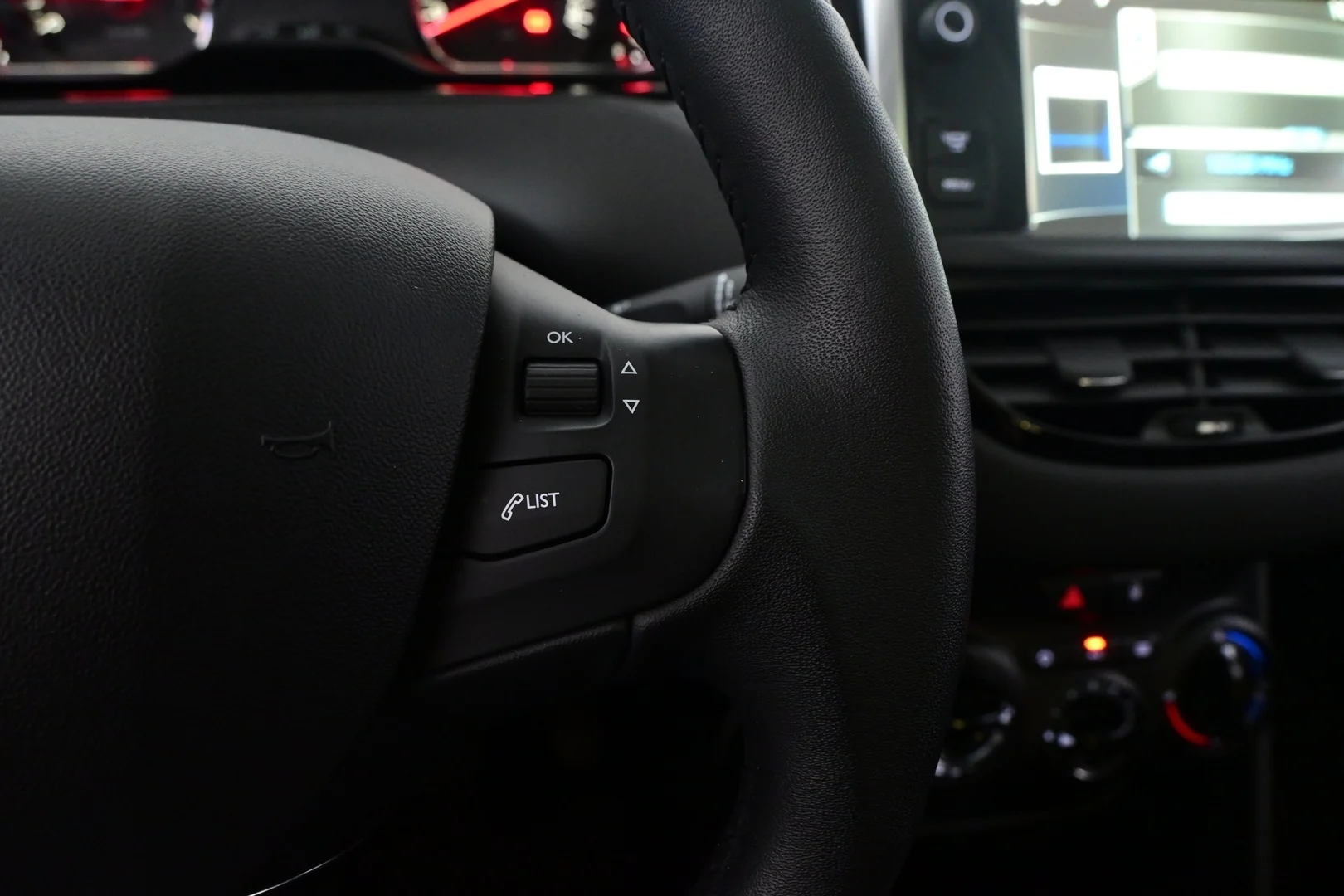 Car Image - 0jIywucNCcn2X4bDX2m2q