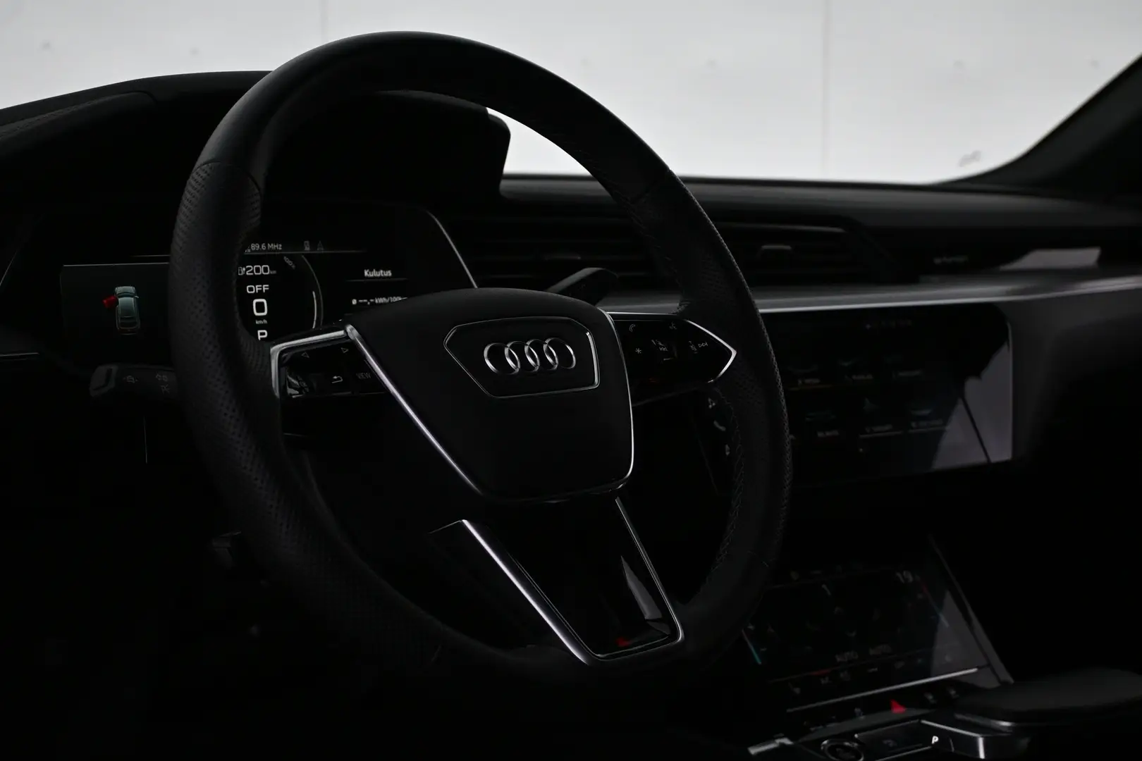Car Image - 3A49QndwdEEC2yBbmC90lx