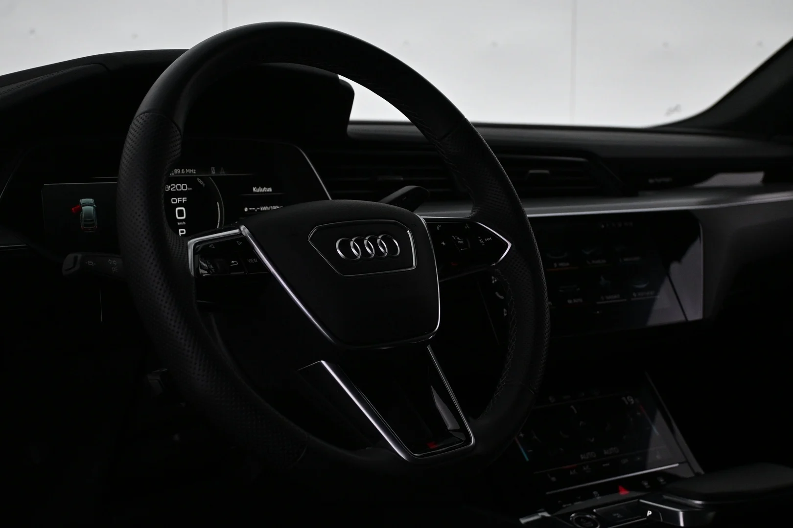 Car Image - 3A49QndwdEEC2yBbmC90lx