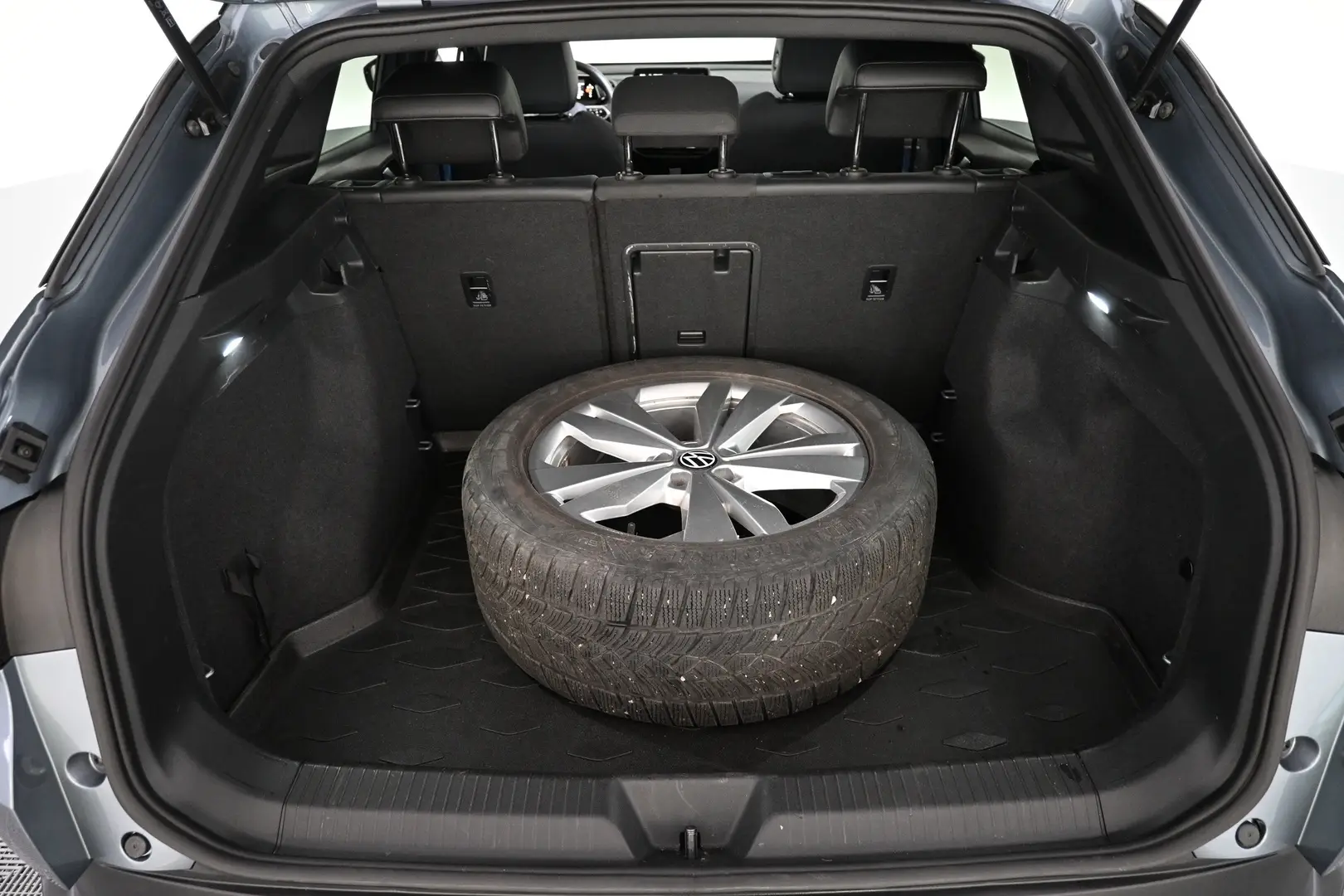 Car Image - 3Cjiie5sVMuBPGOM2HT31c