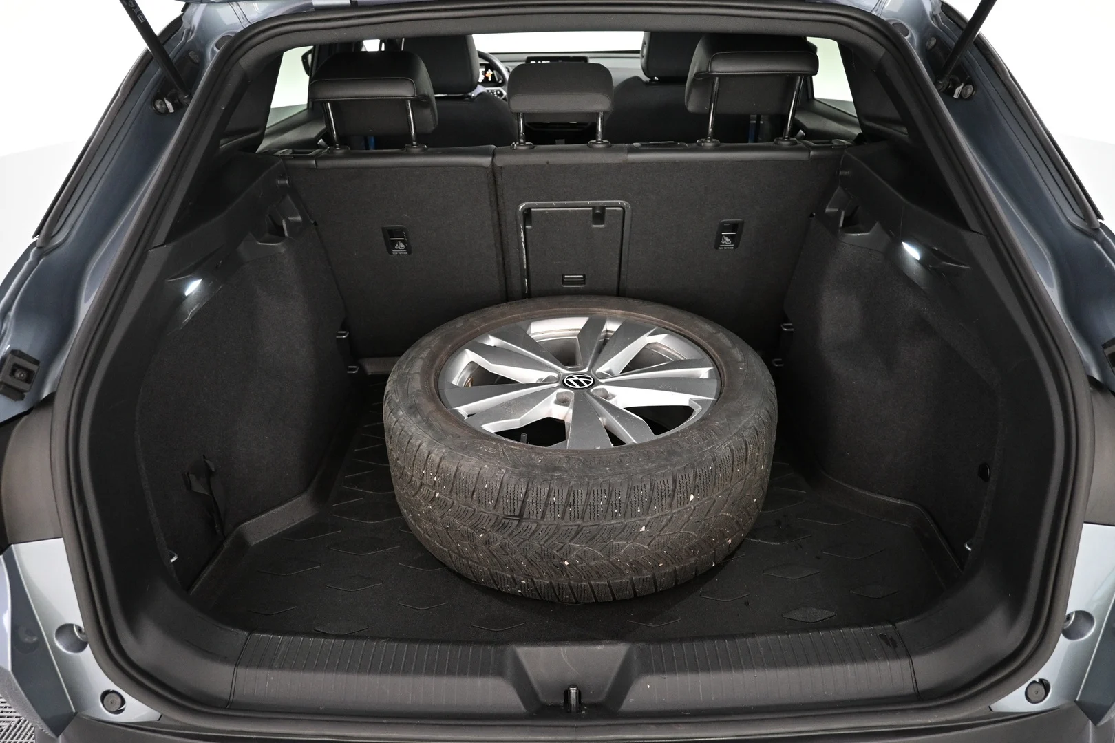 Car Image - 3Cjiie5sVMuBPGOM2HT31c