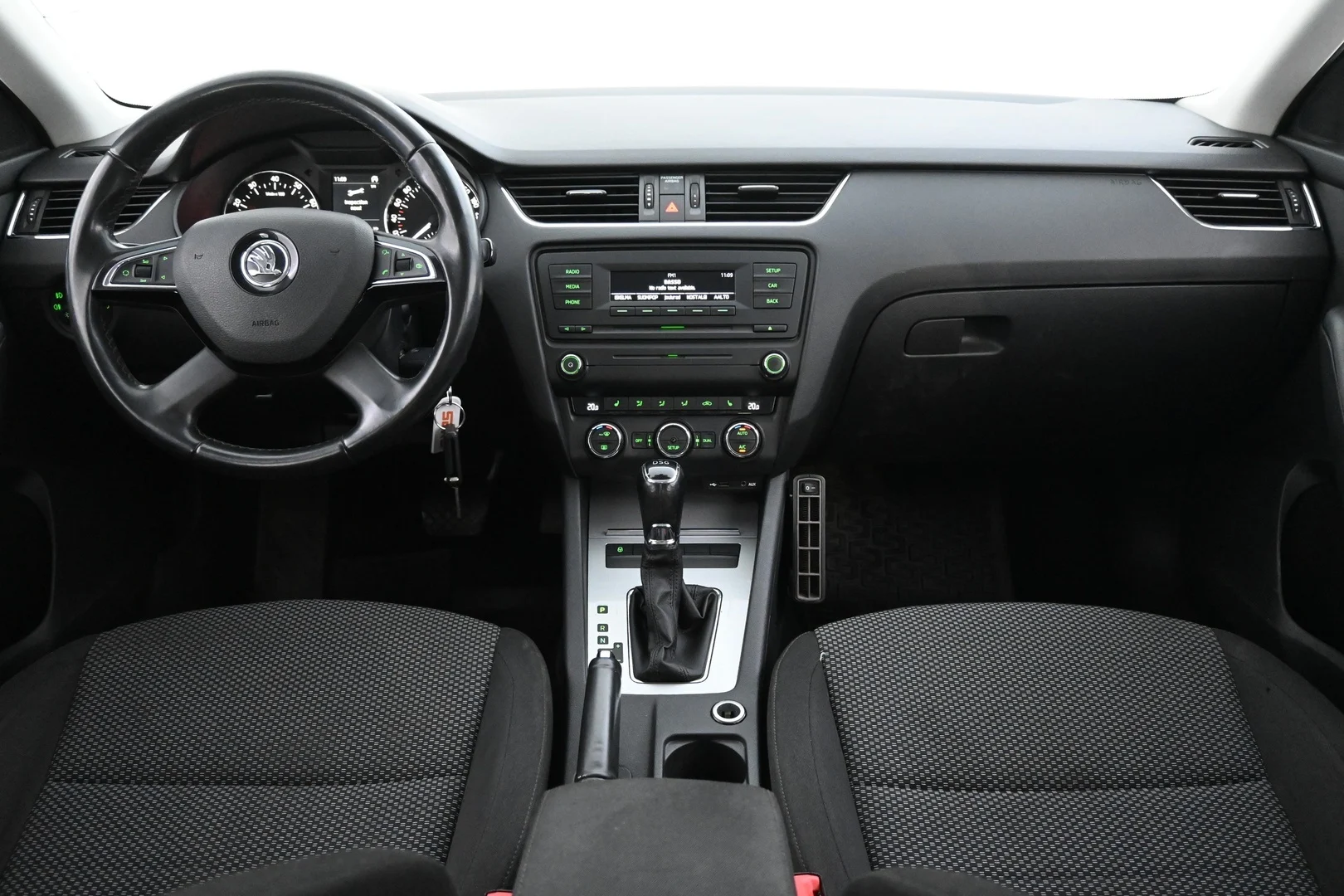 Car Image - 63QWKhyOR99r1KpbvjrjHJ
