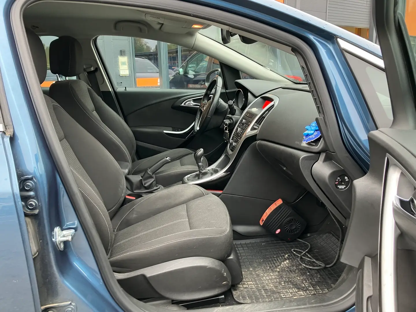 Car Image - 6qKJJzorwlscsbJwx5TNR6