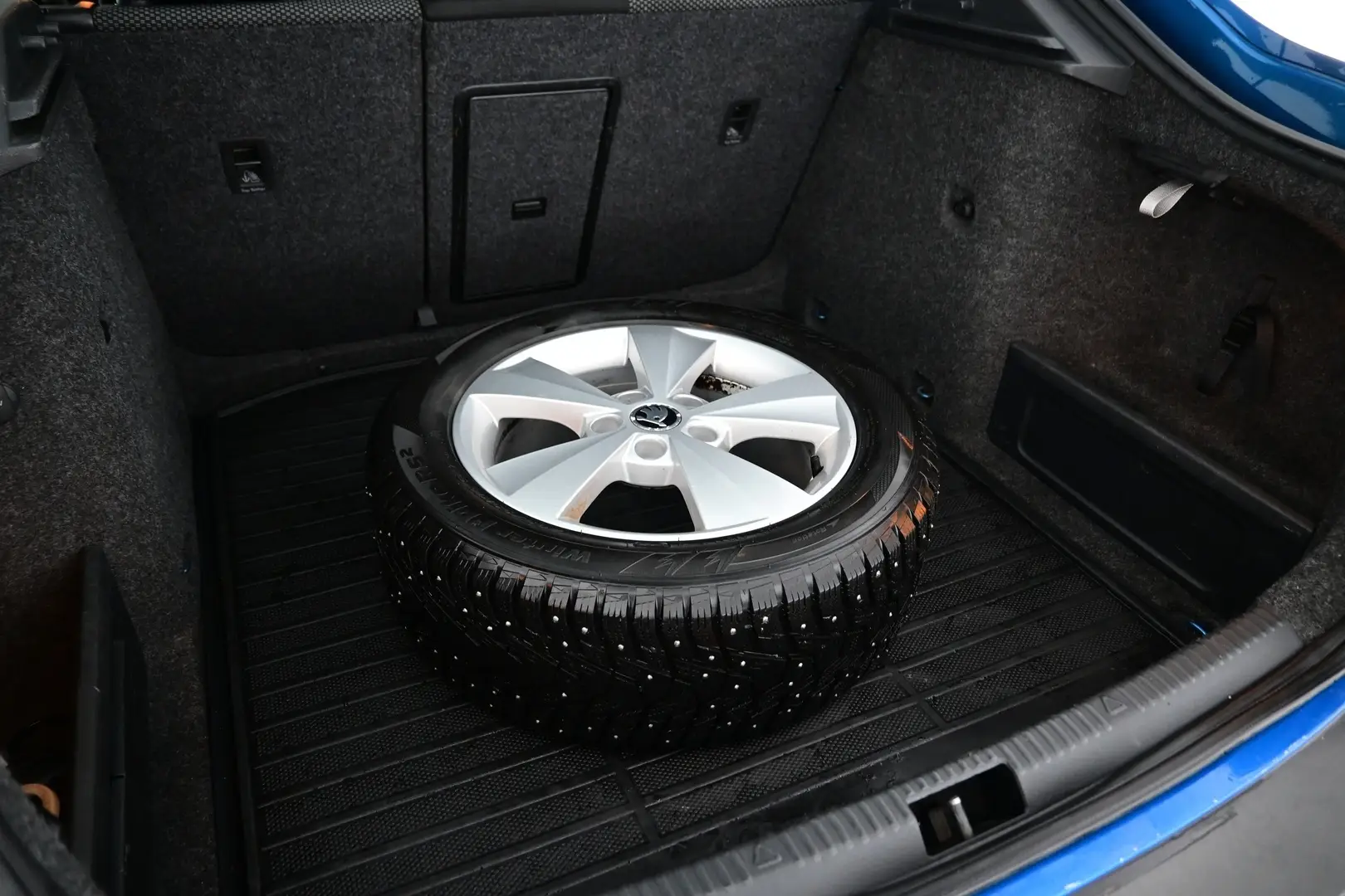 Car Image - 6RjKkTGoflRrPxh2rh9Dea