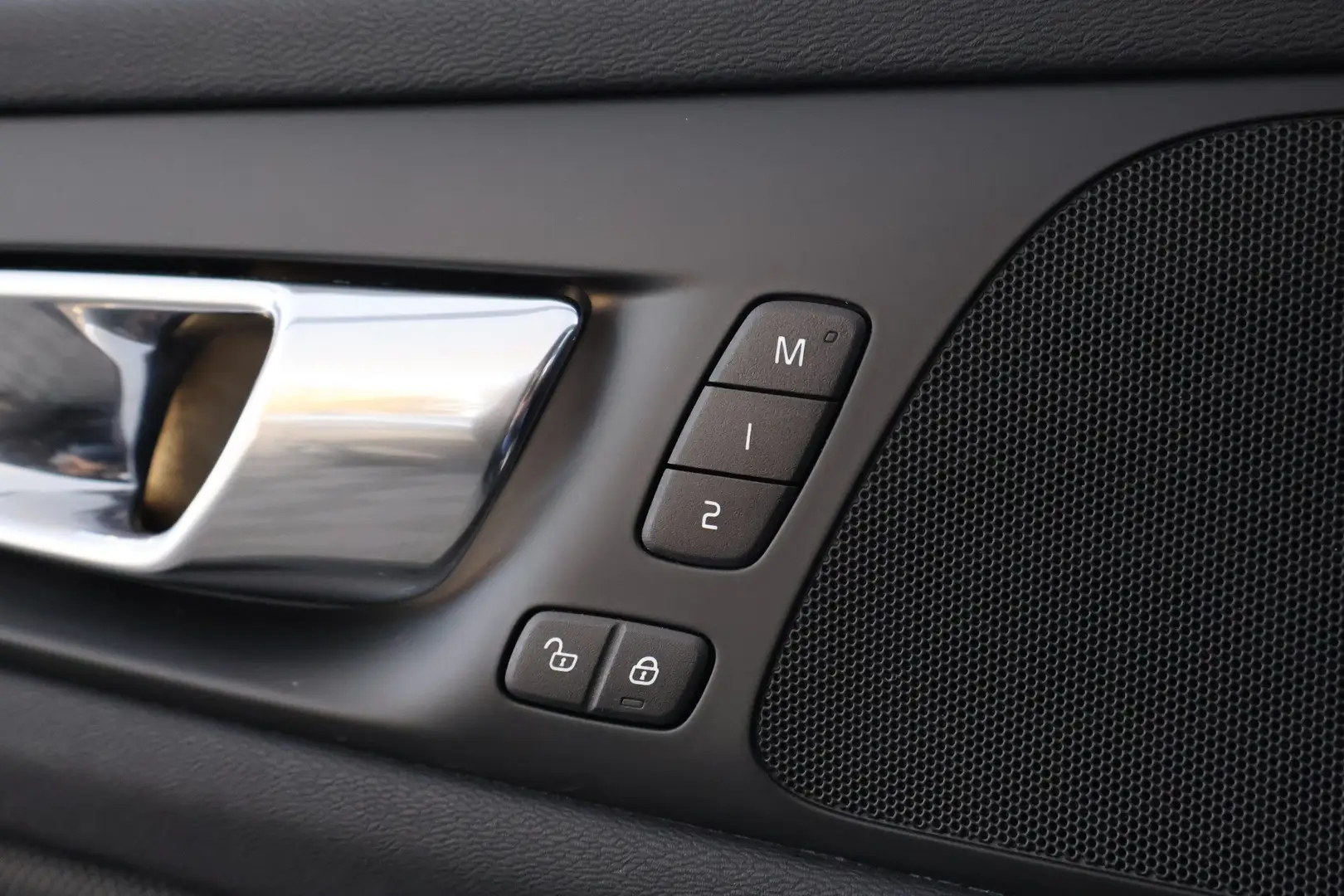 Car Image - z1am2p5GAmRyyYXqFDHx9