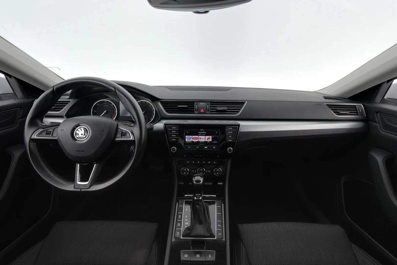 Car Image - 6KzEWNFsrb1lSSNhStfaI8