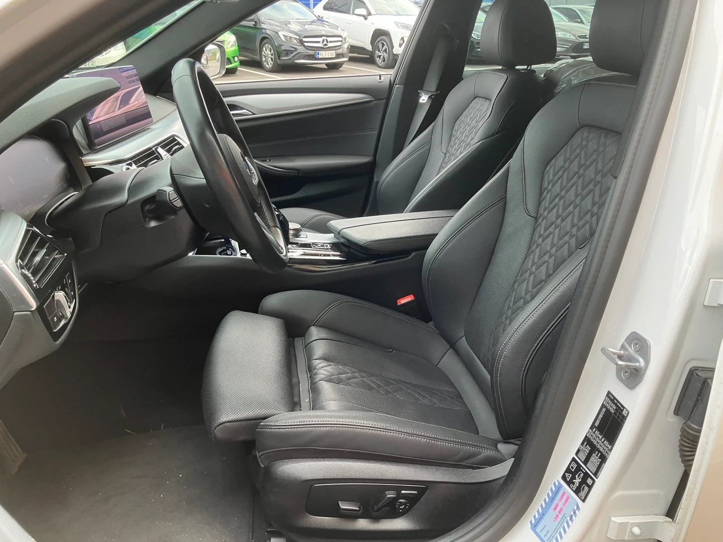 Car Image - 4yVA1p8p5vDu84vhxEWiXk