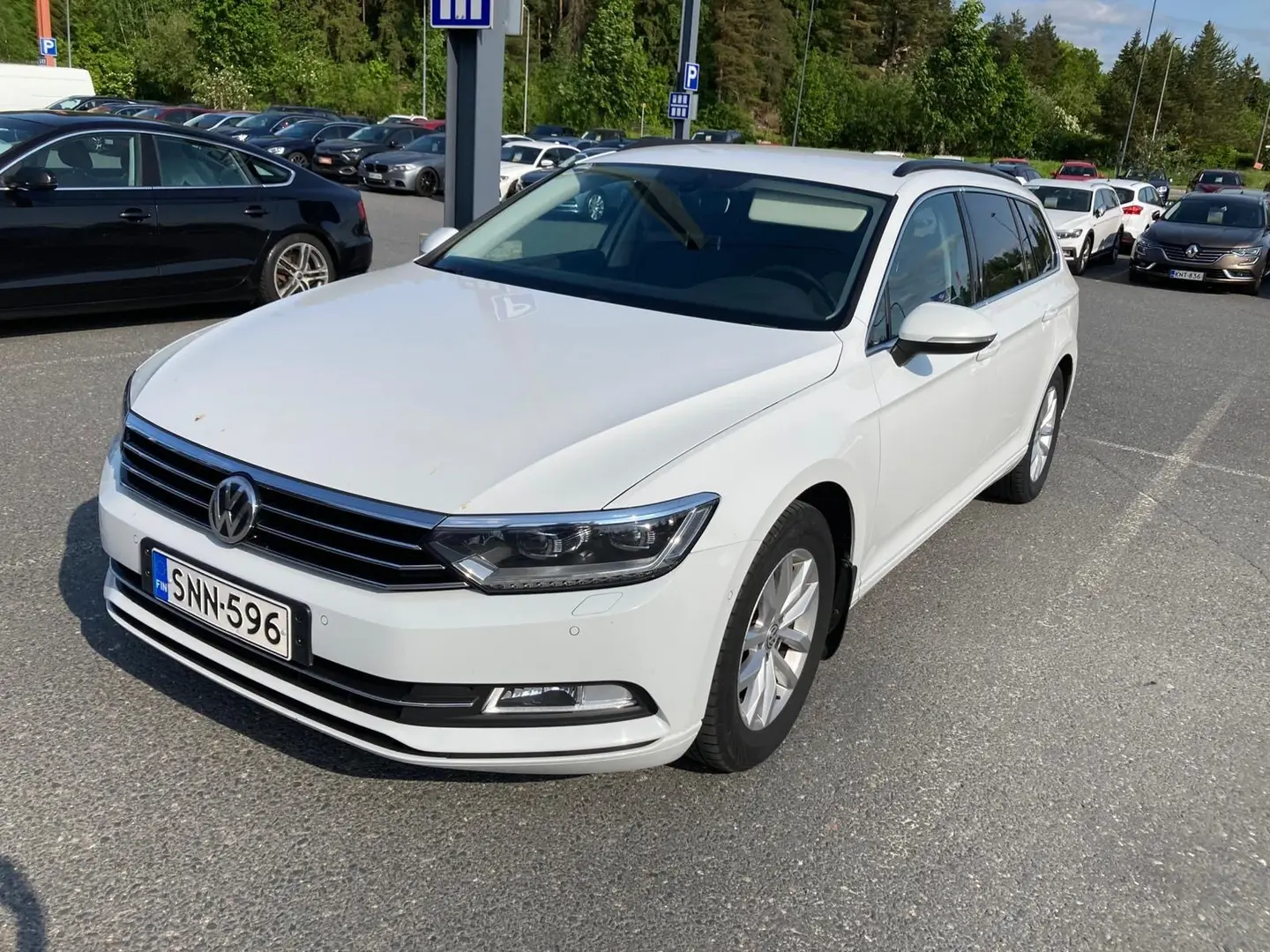 Car Image - xeNeqONuDRp5BkaNrEHwR