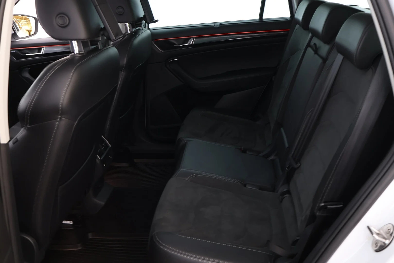 Car Image - 2SOrKvxEeSBfPIQ5jRhX6H