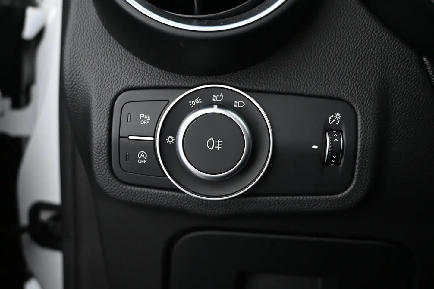 Car Image - 4Ge4Ri8XGkDMDgJoeSroFw