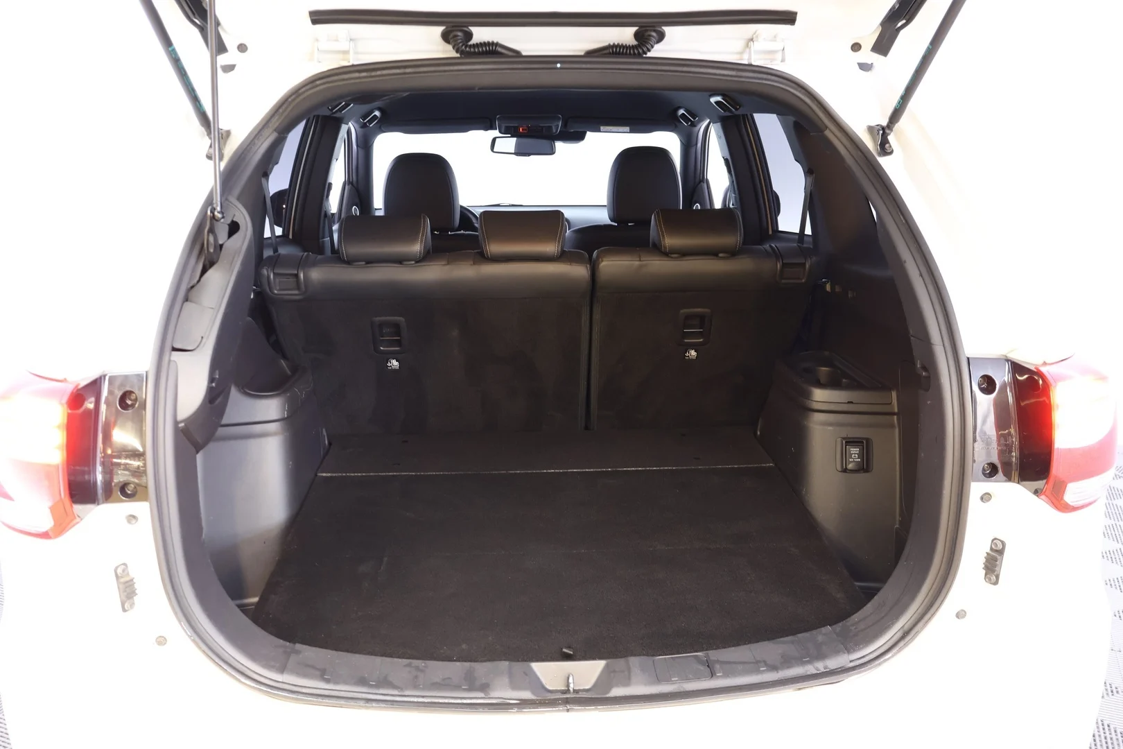 Car Image - 2hPN6NabmMF0SSYtjuqdFA