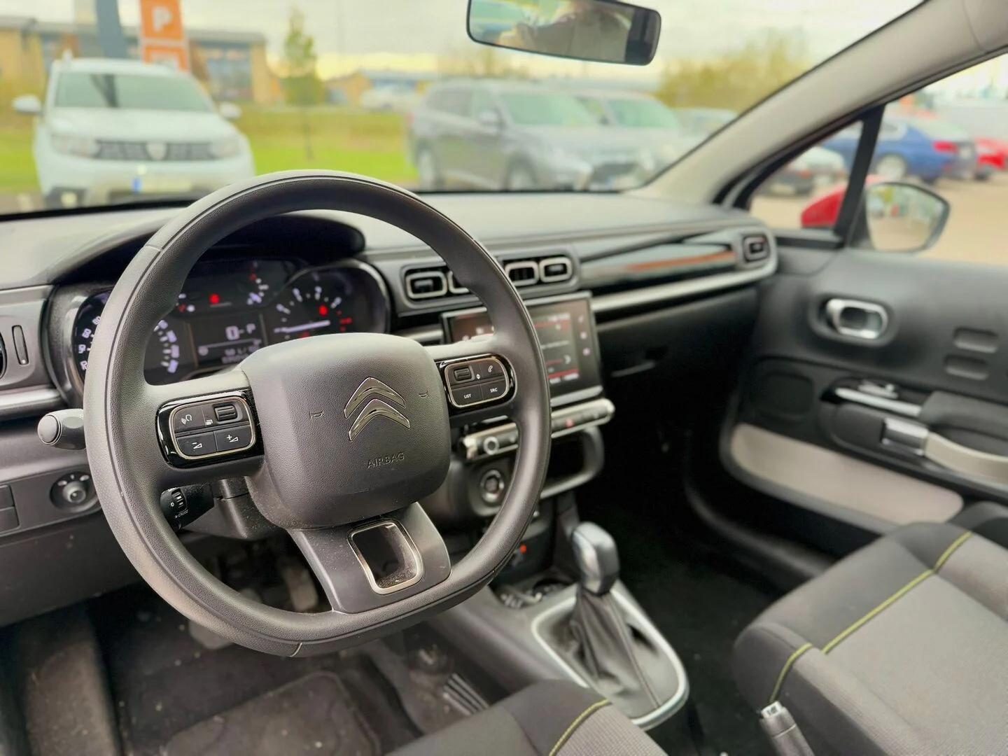 Car Image - 1yNFGpDf25JD4jSsqbB360