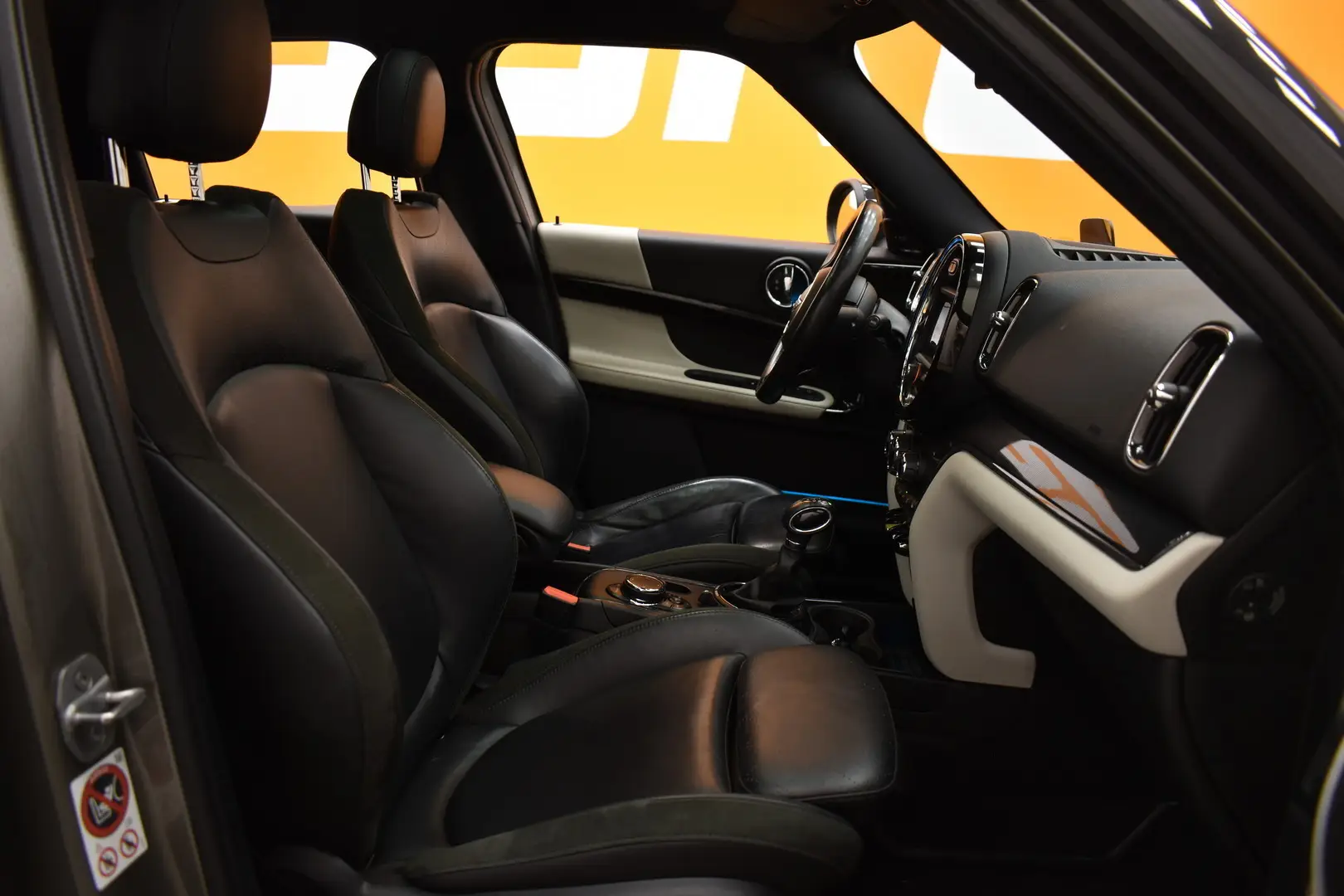 Car Image - TLMuYTmmSDUf3TkvFxGbd
