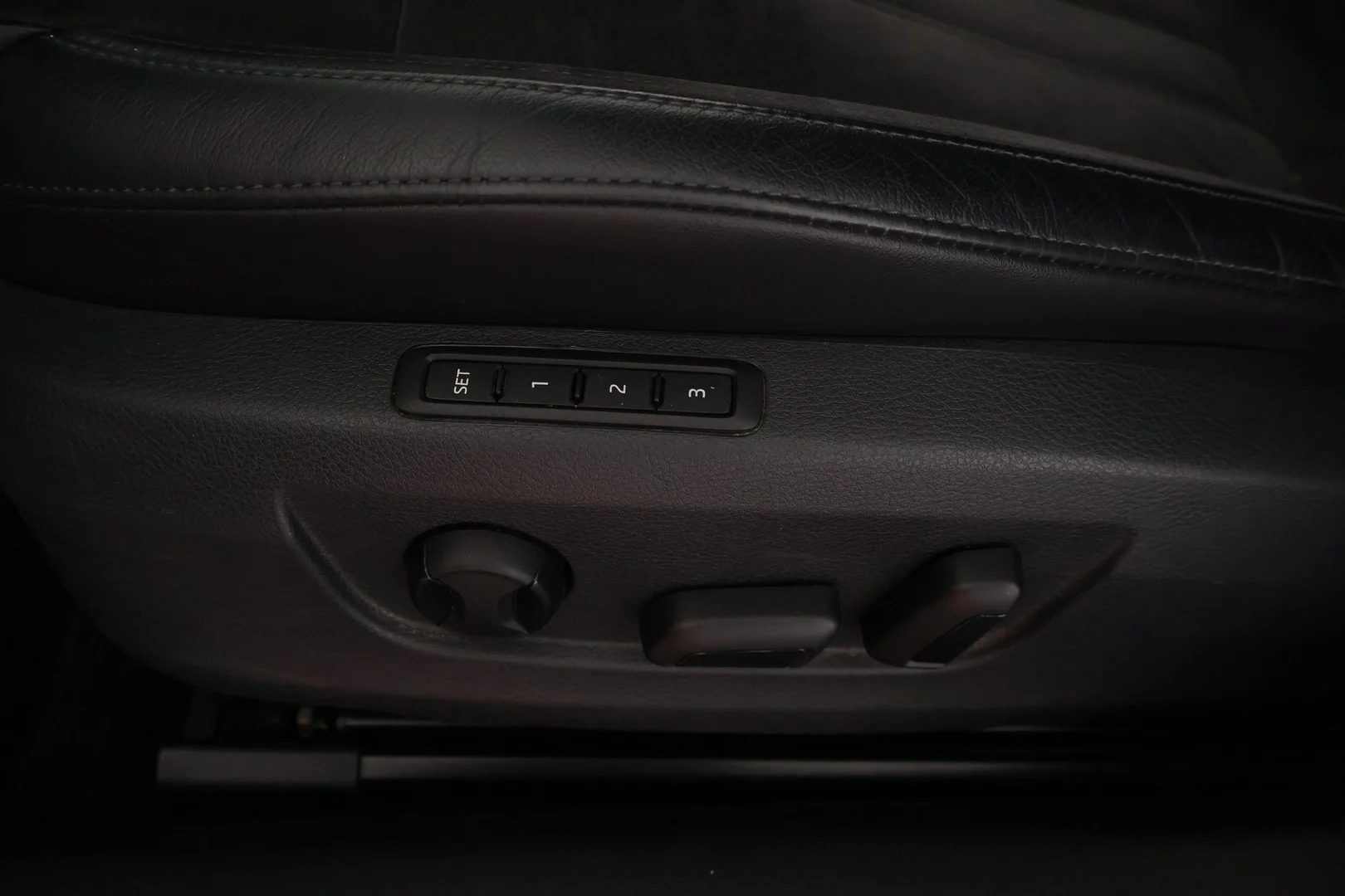 Car Image - 5WDY7csIN0l5btv77q1rXF