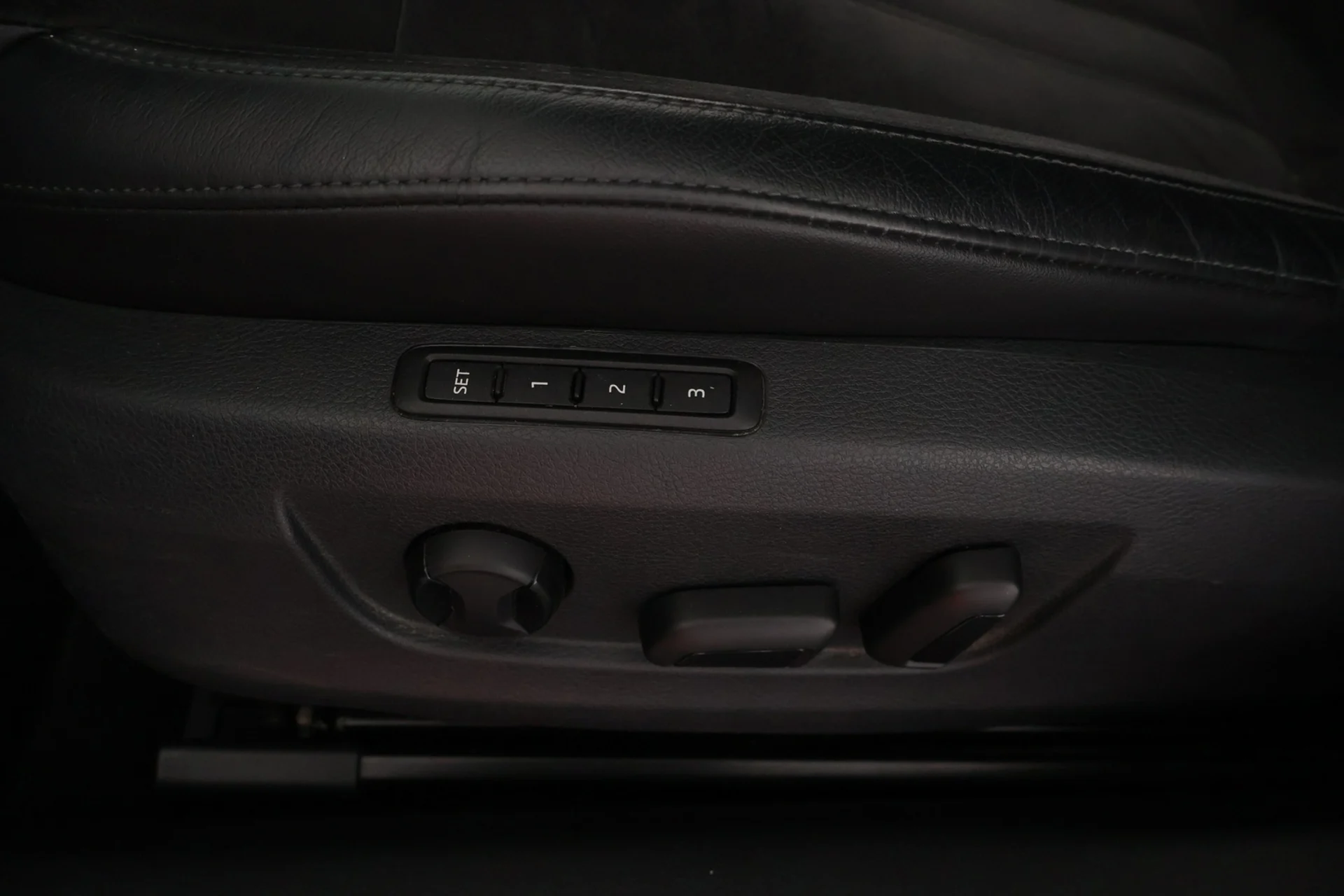 Car Image - 5WDY7csIN0l5btv77q1rXF