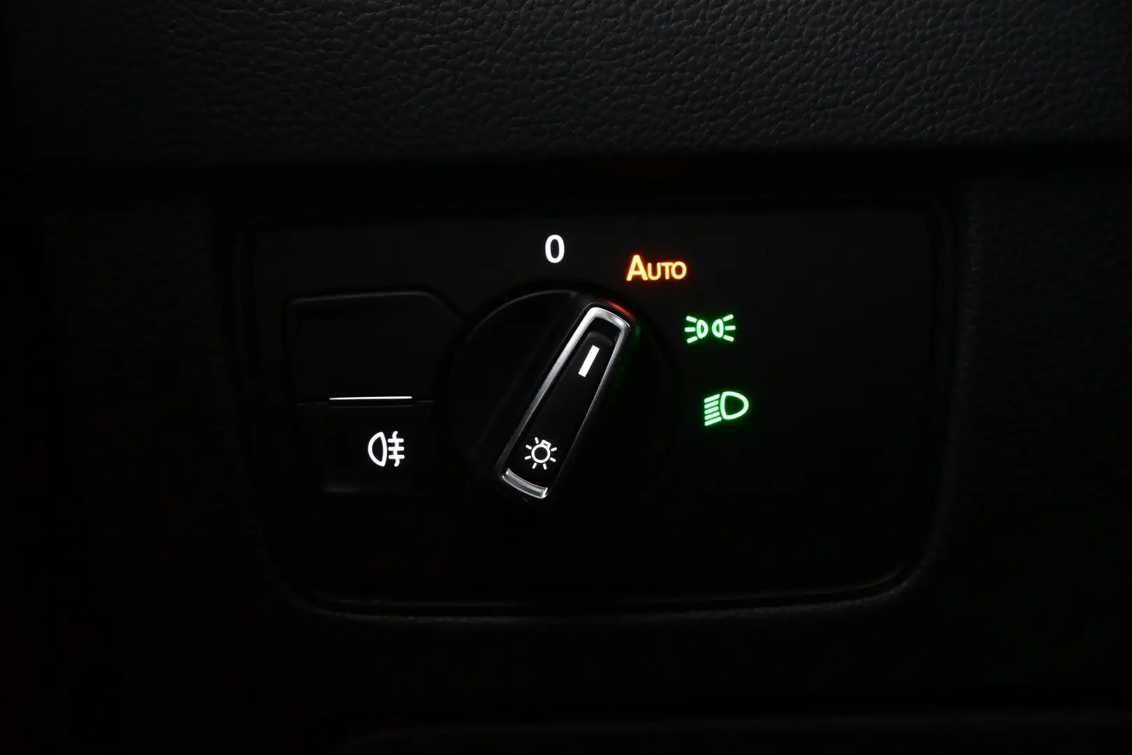 Car Image - NE2QGmWpa3dbhnJ52Z9YL